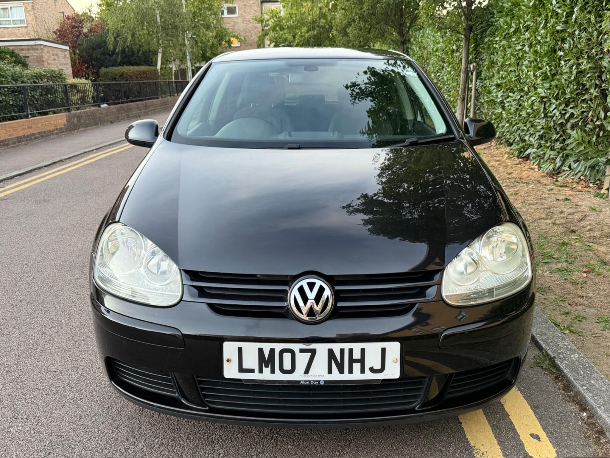 Volkswagen Golf view 2