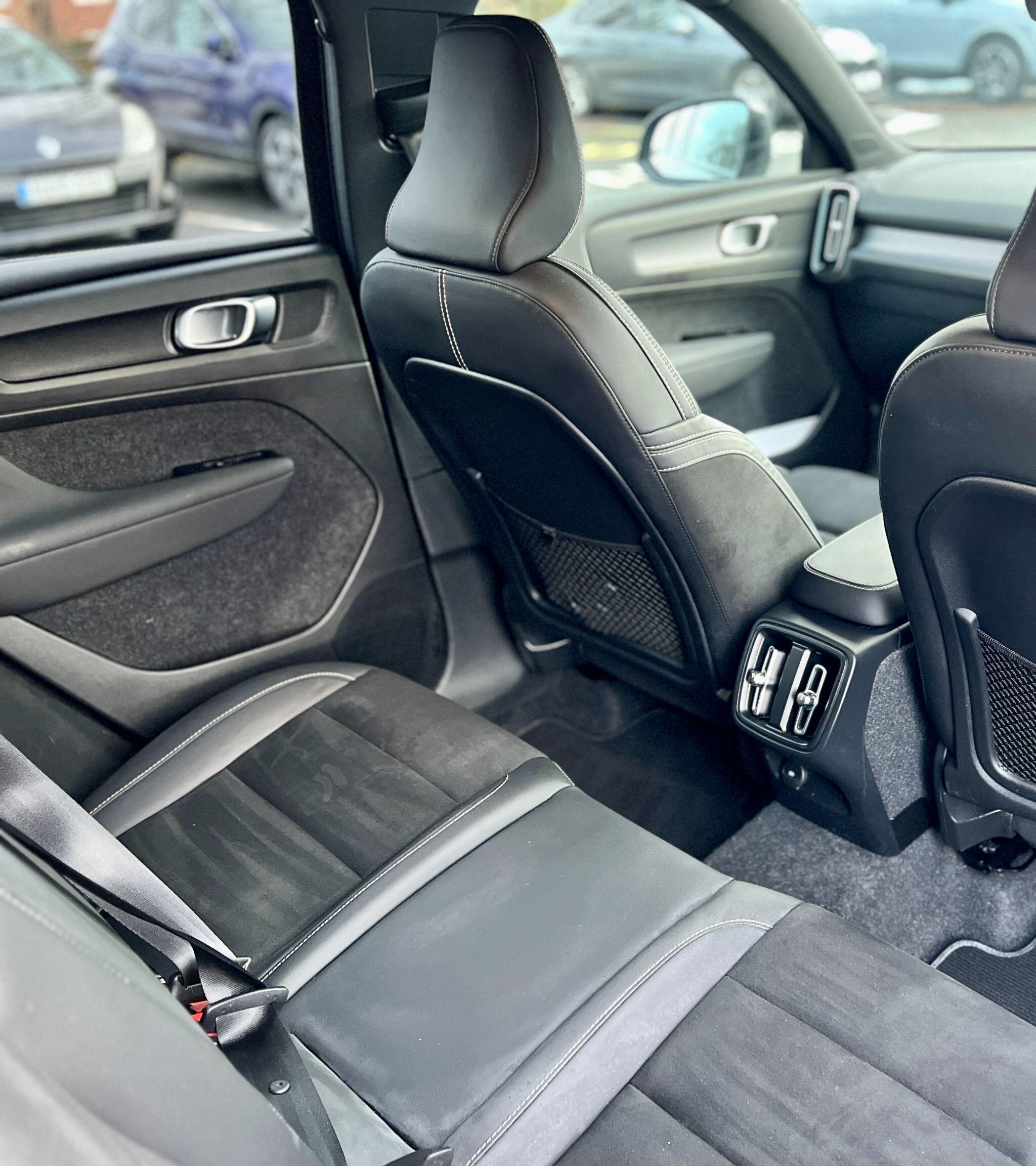 Volvo XC40 view 38