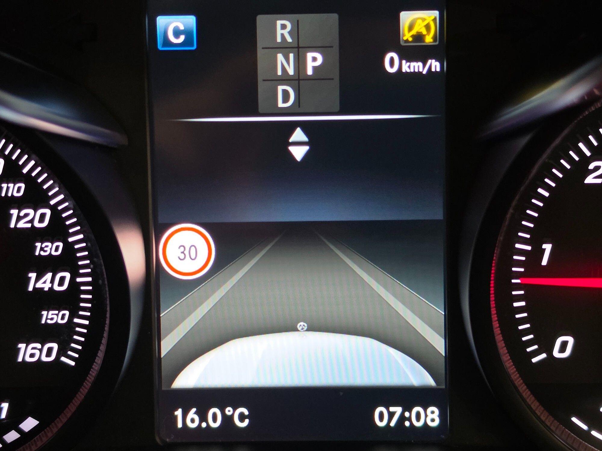 Mercedes-Benz GLC view 93