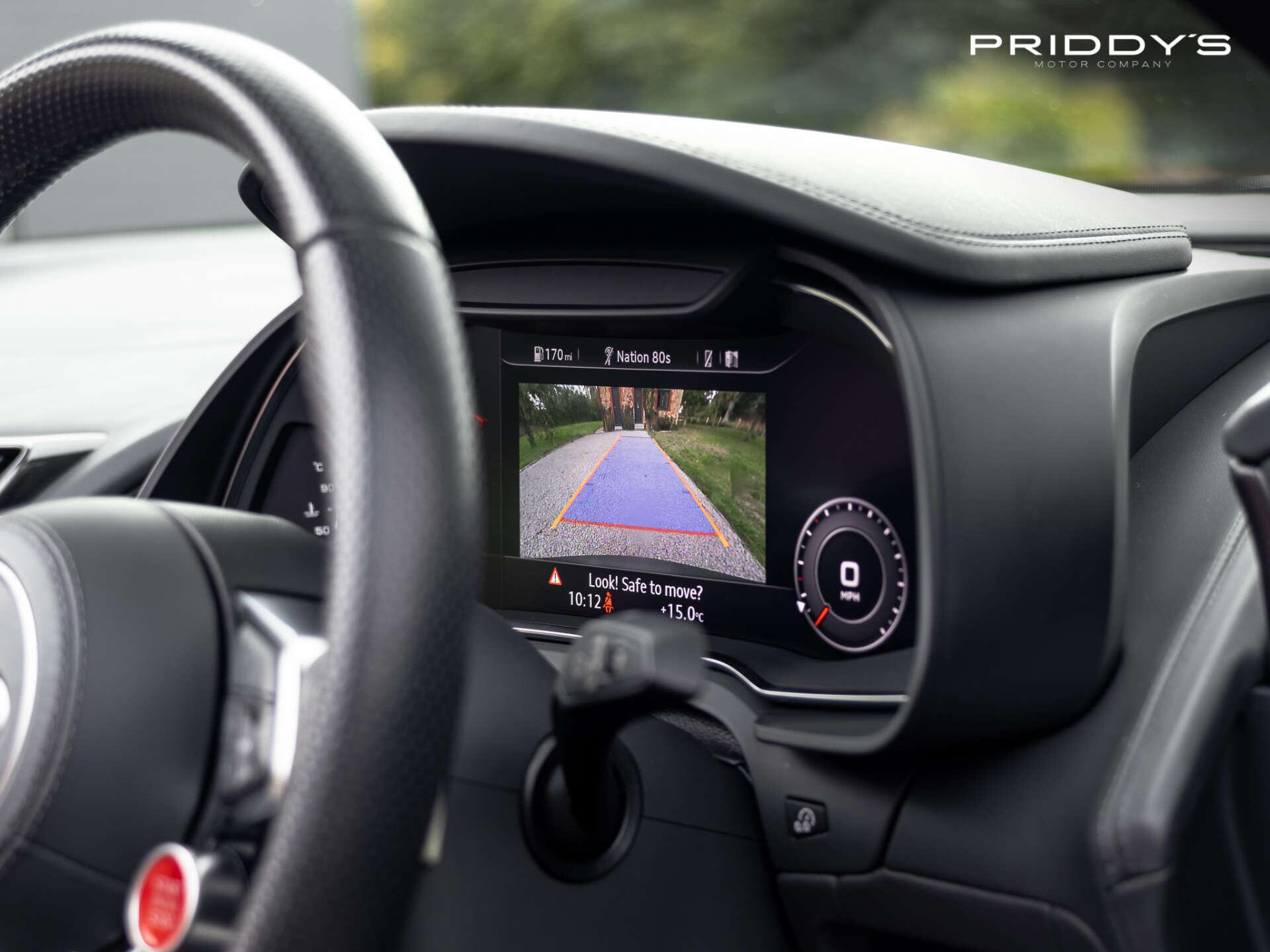 Audi R8 view 18