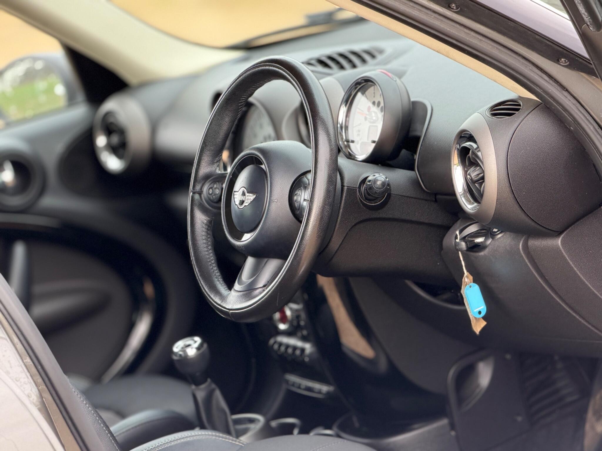 2012 MINI Countryman 1.6 Cooper D ALL4 Euro 5 (s/s) 5dr image 17