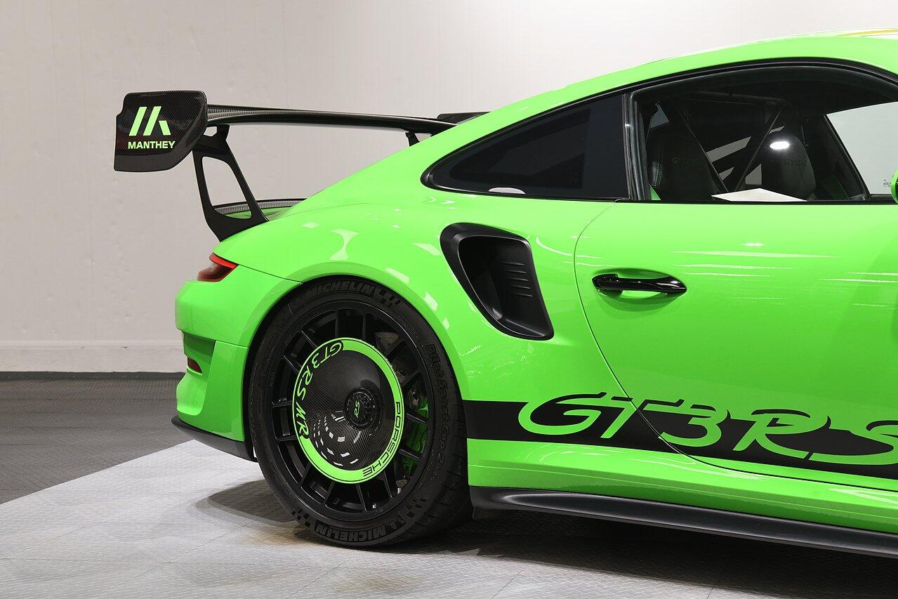 Porsche 911 view 47