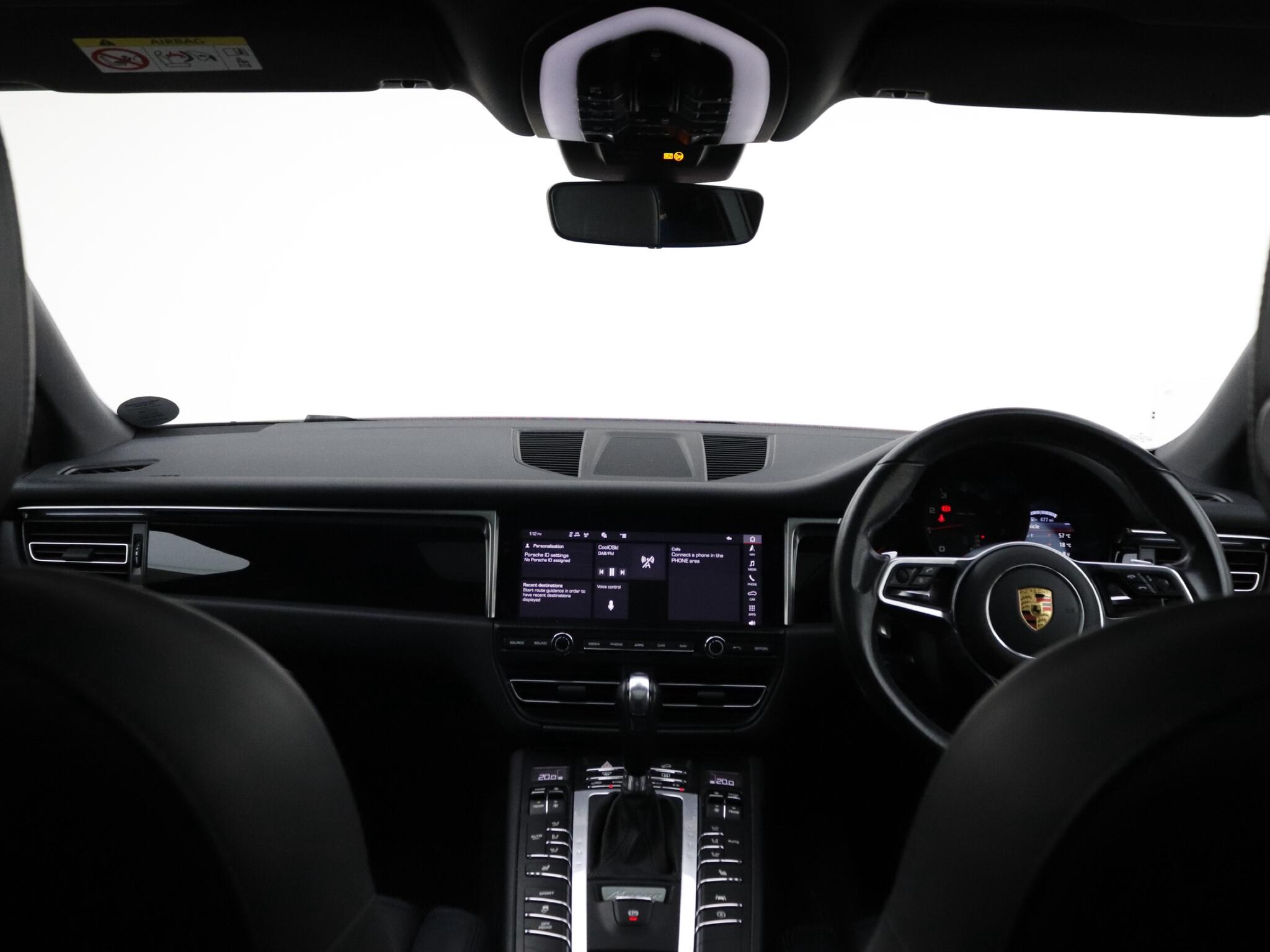 Porsche Macan view 17