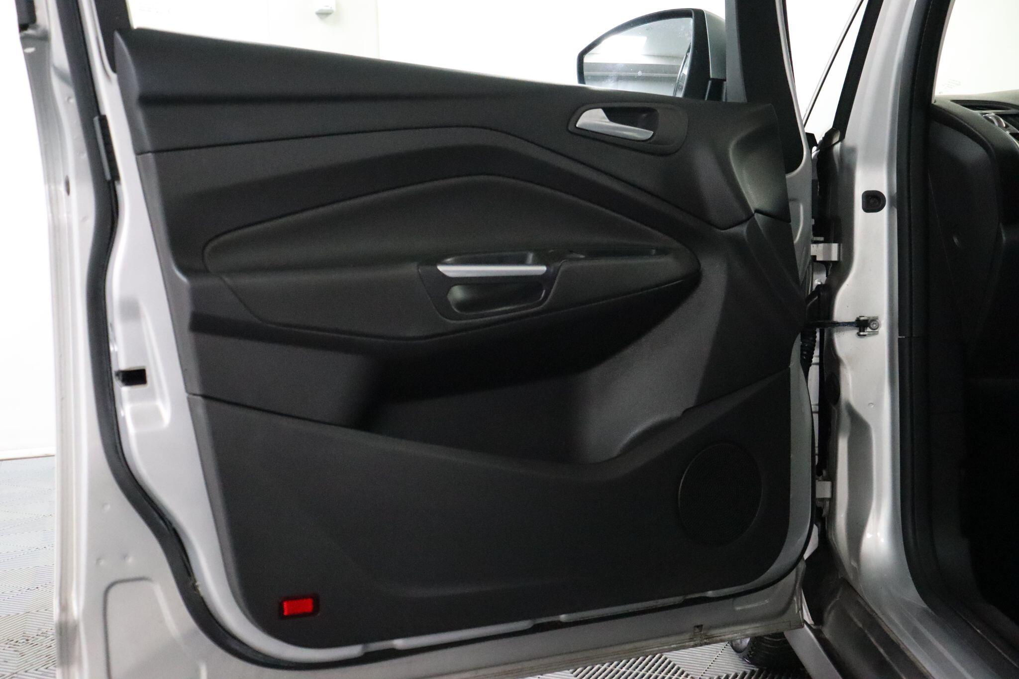 Ford C-Max view 42