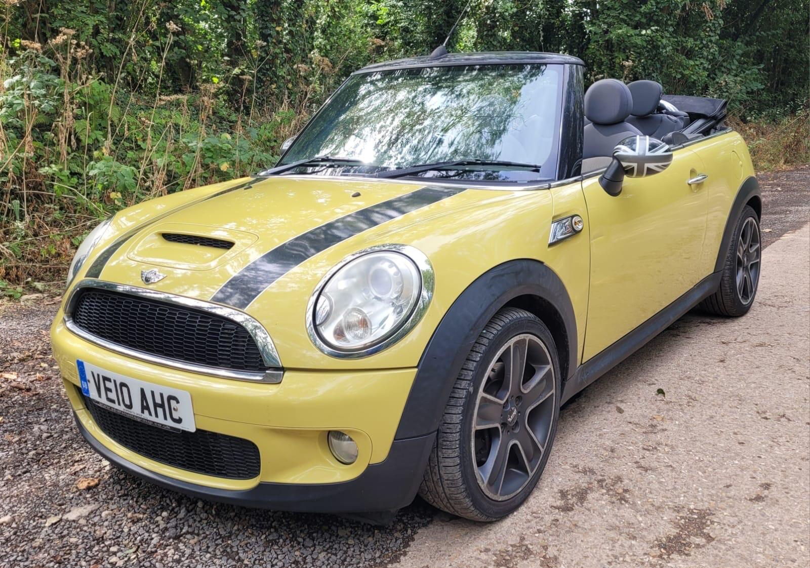 Mini Convertible view 3