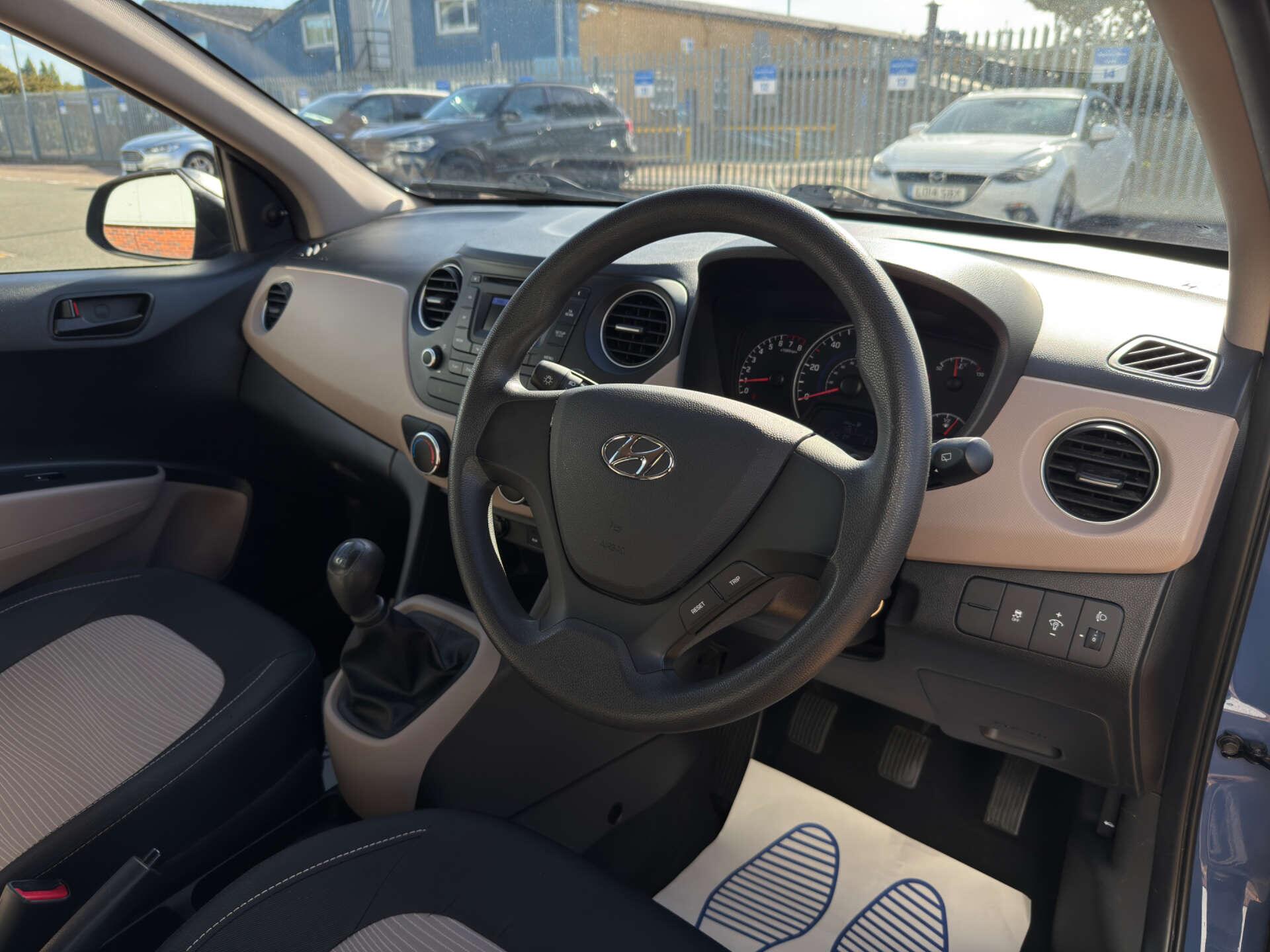 Hyundai I10 view 17