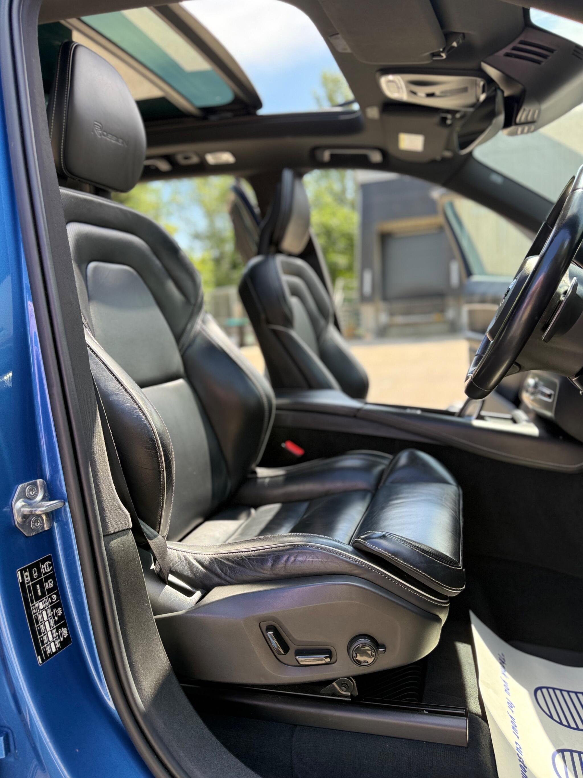 Volvo XC90 view 13