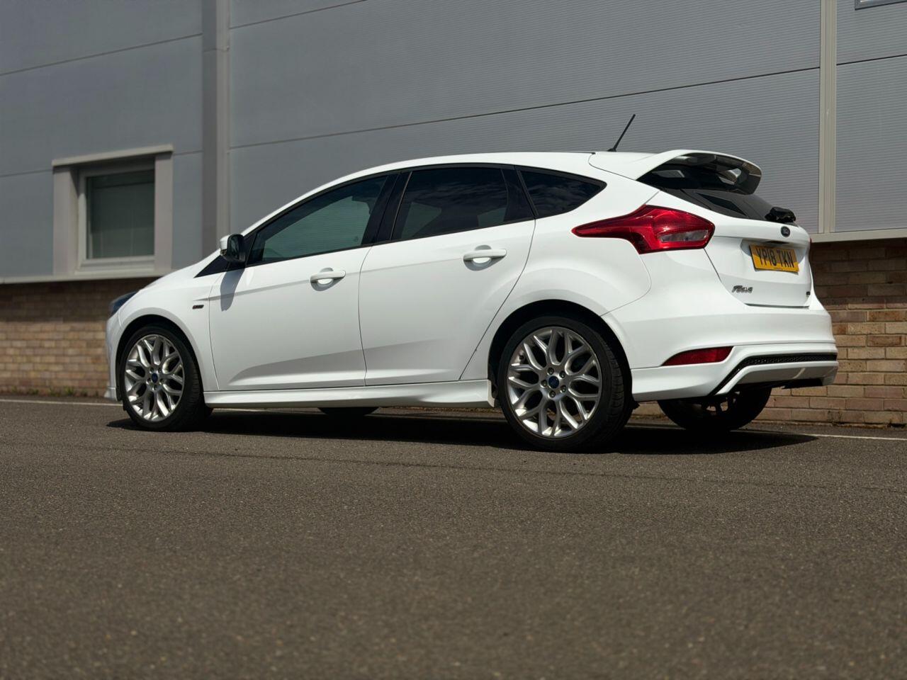Ford Focus view 55