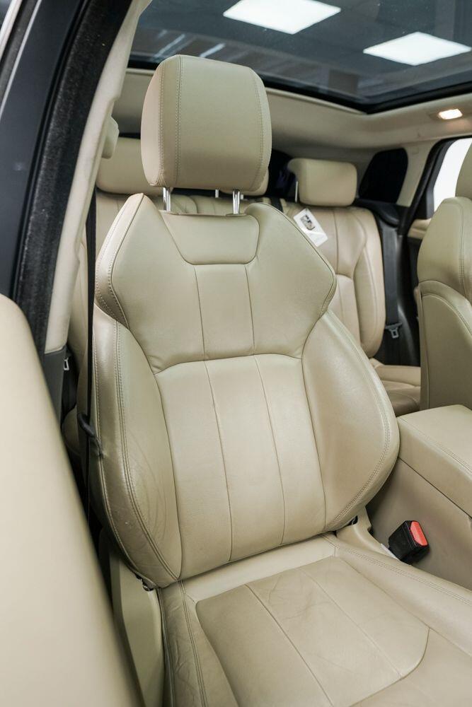 Land Rover Range Rover Evoque view 30