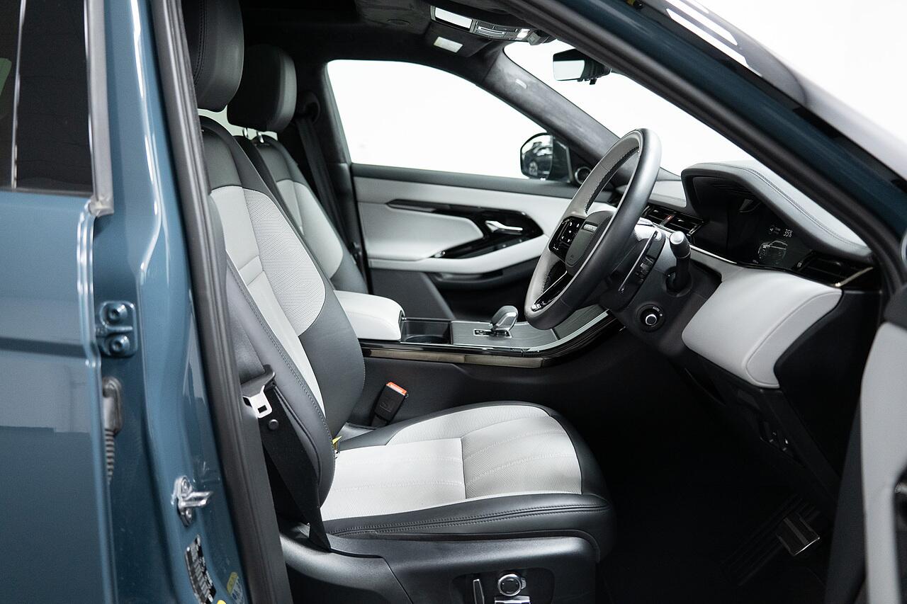 Land Rover Range Rover Evoque view 5