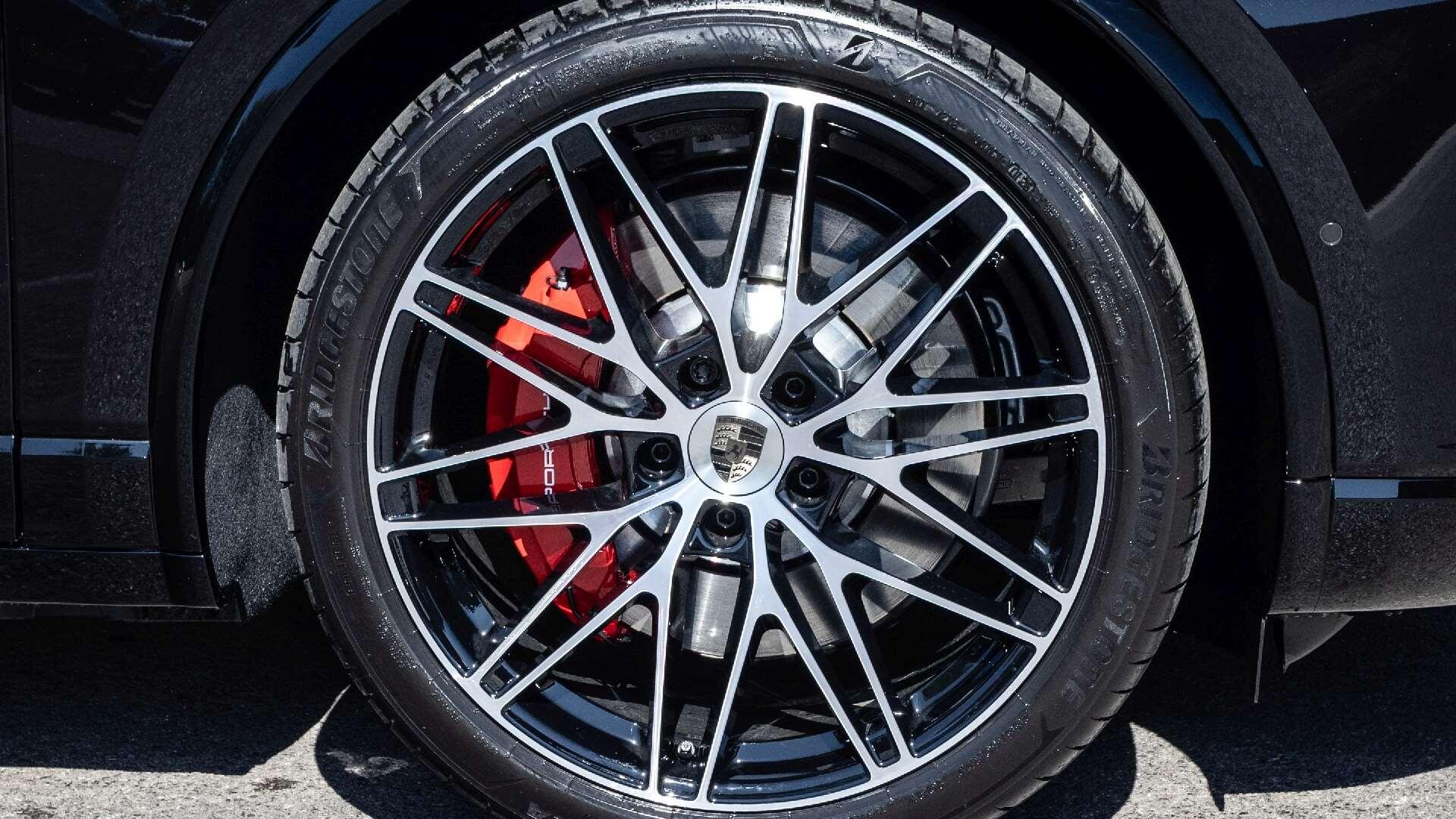 Porsche Macan view 9