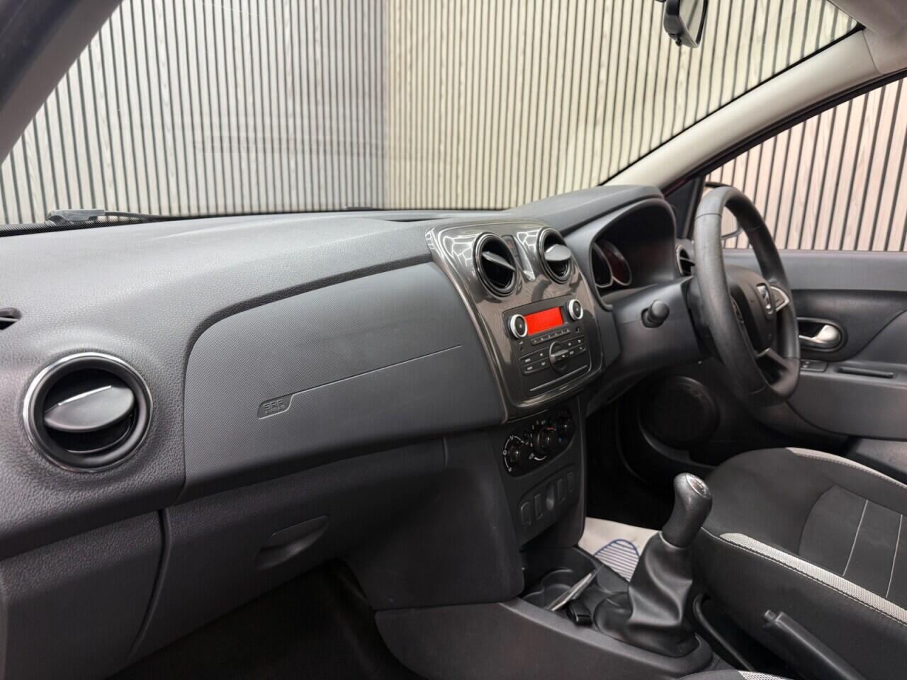 Dacia Sandero view 5