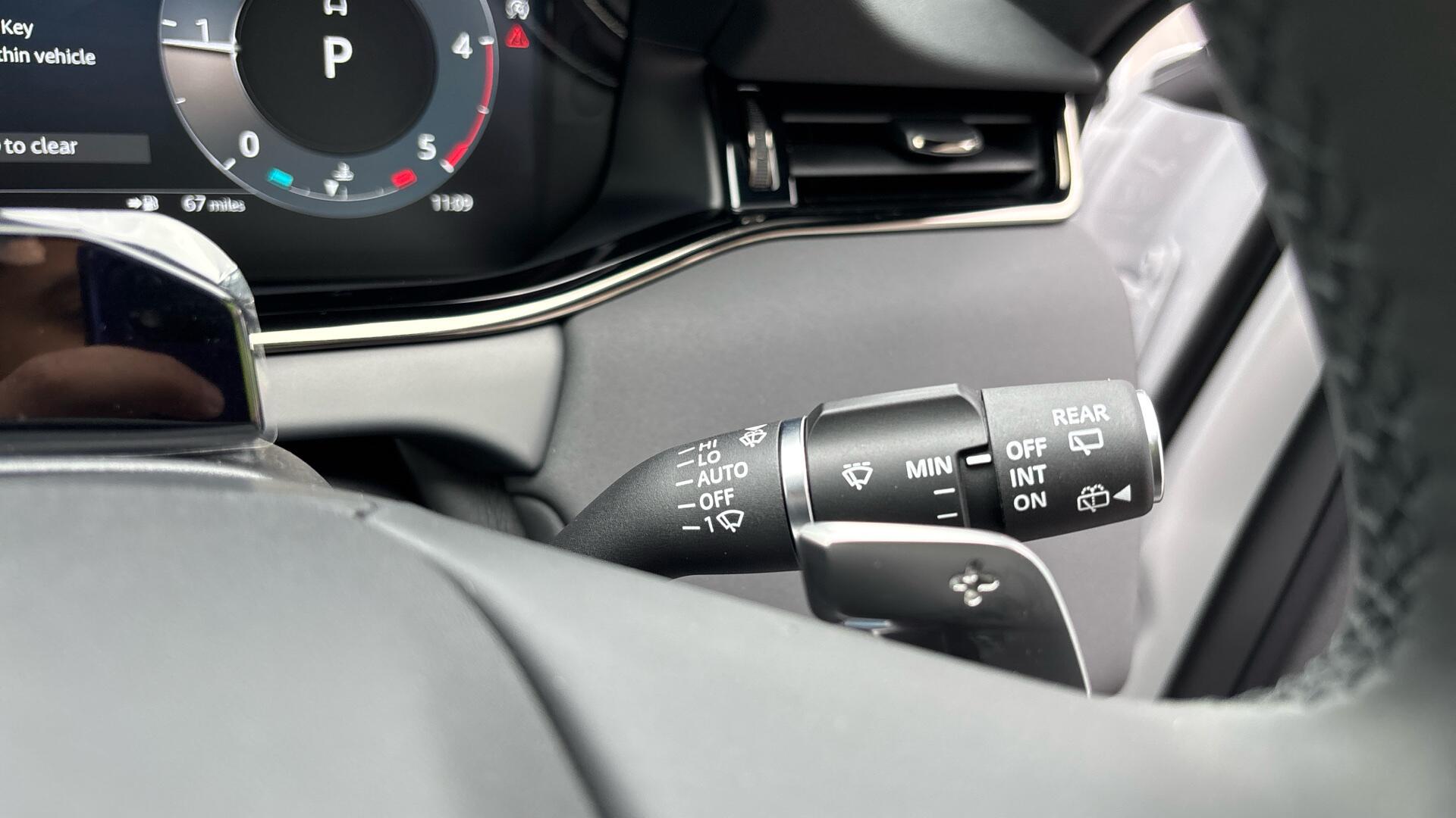 Land Rover Range Rover Evoque view 38