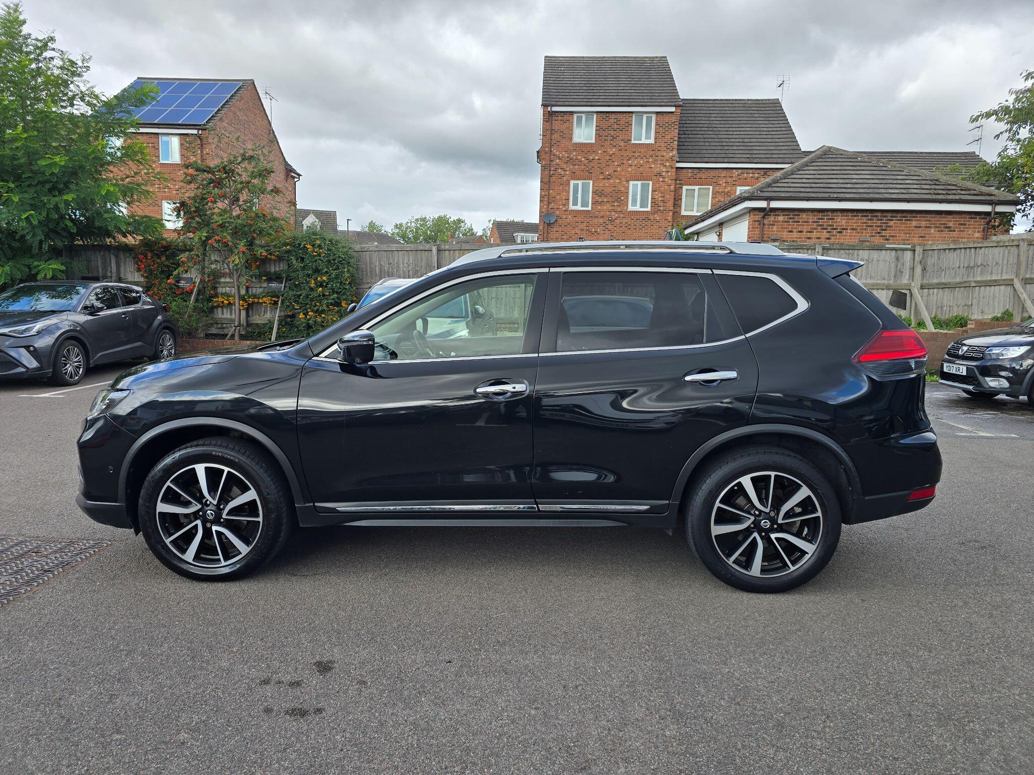 Nissan X-Trail view 10
