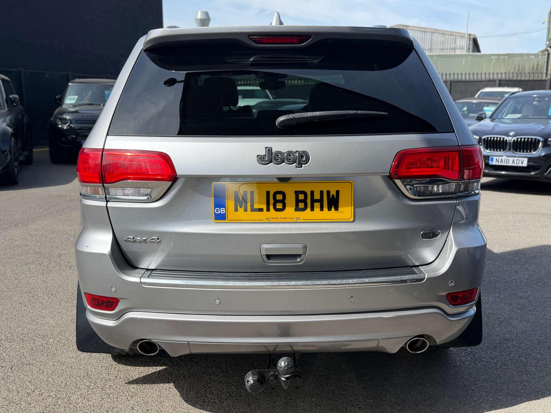 Jeep Grand Cherokee view 13