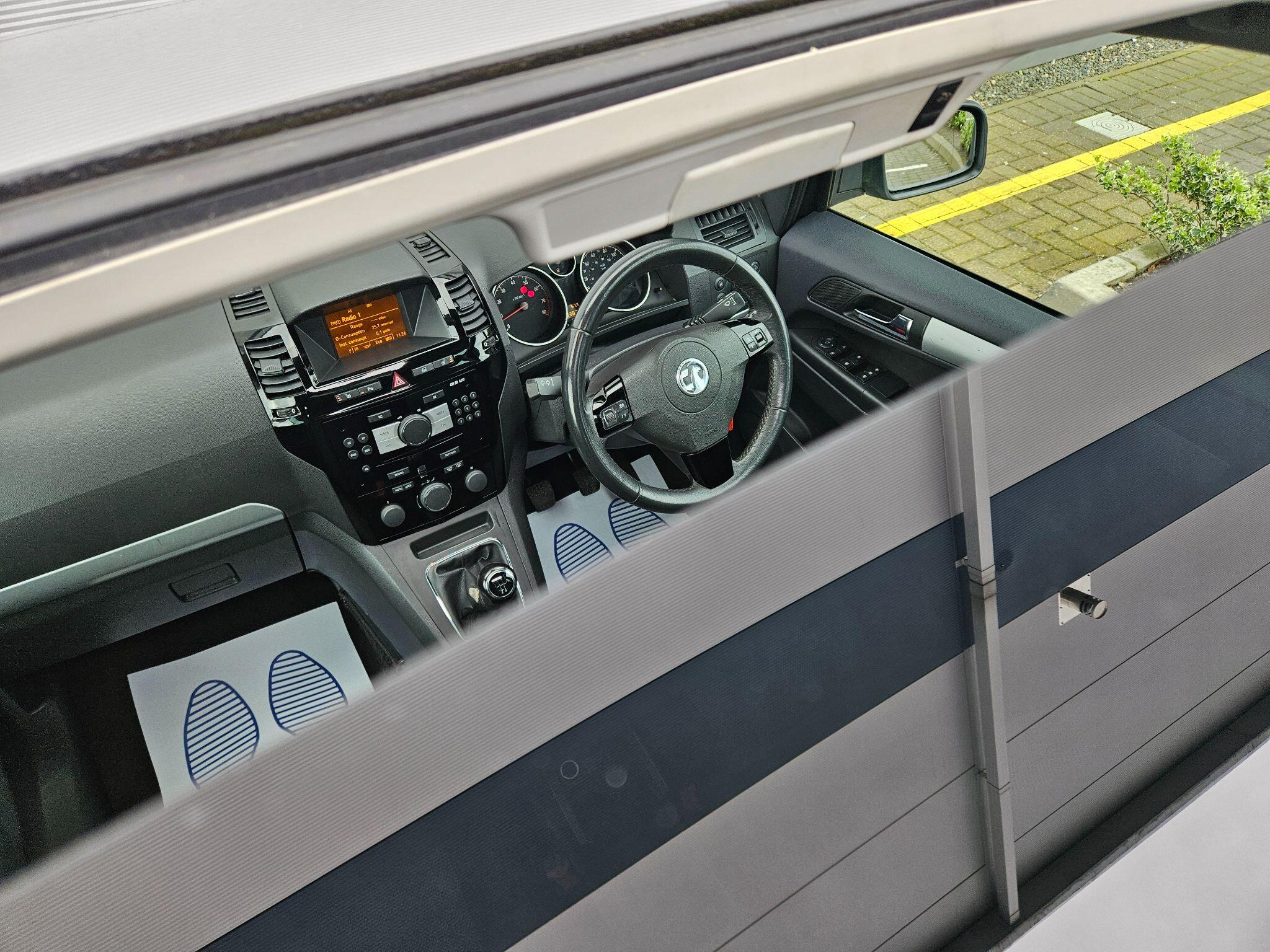 Vauxhall Zafira view 10