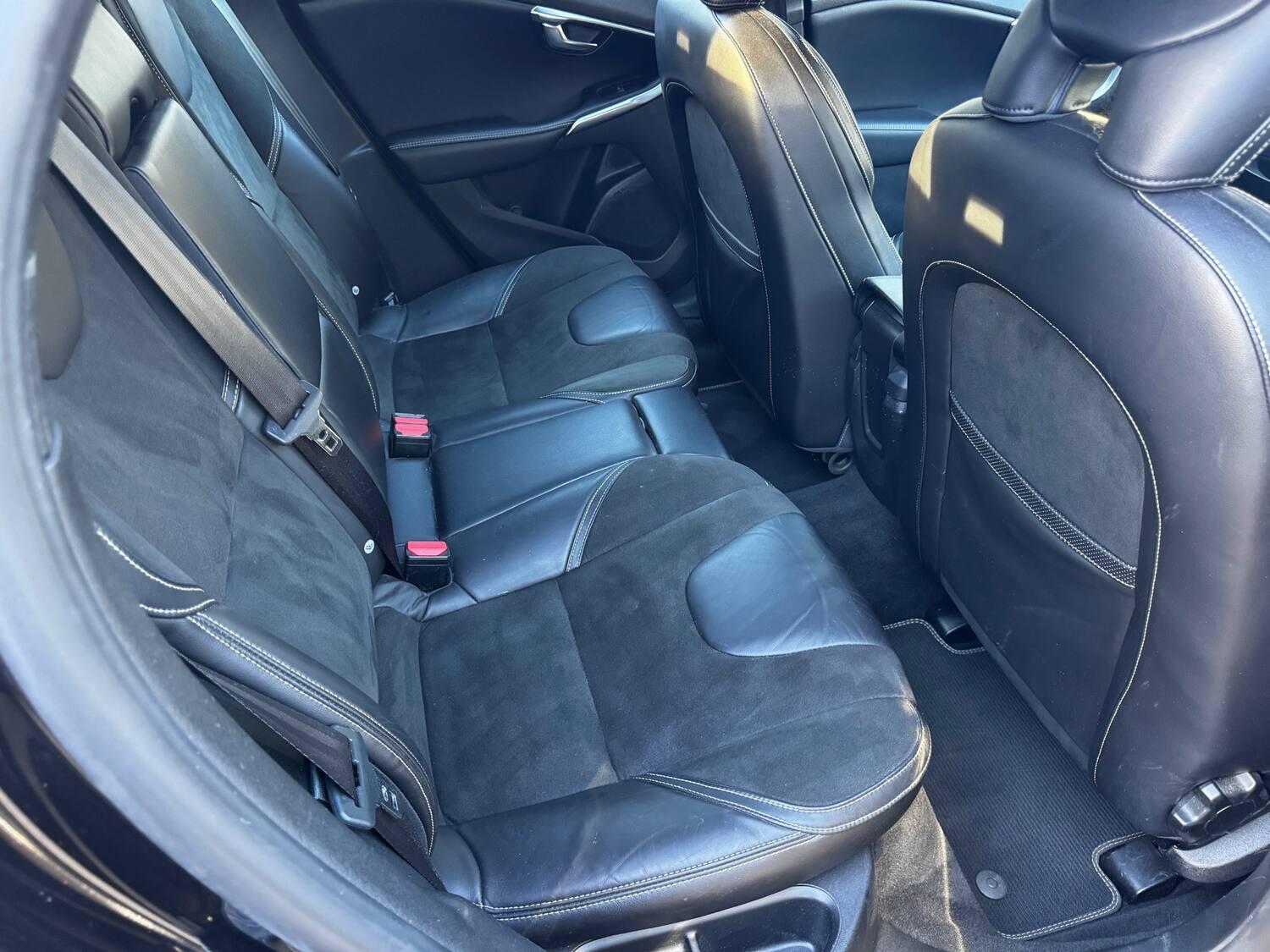 Volvo V40 view 19