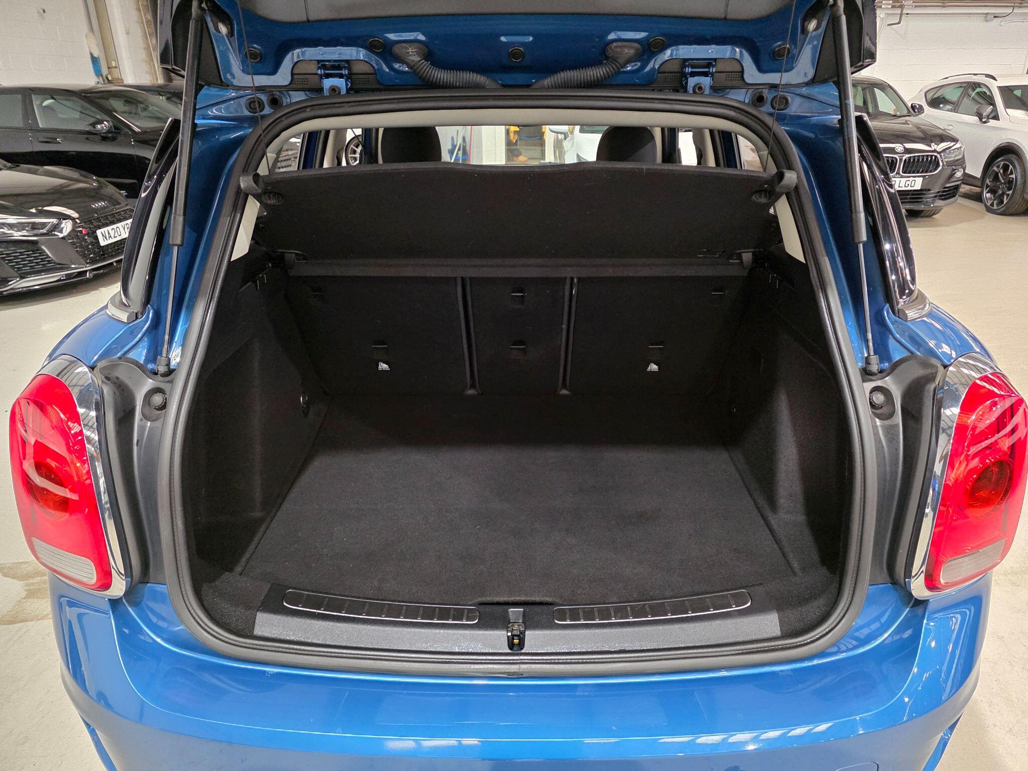 Mini Countryman view 28