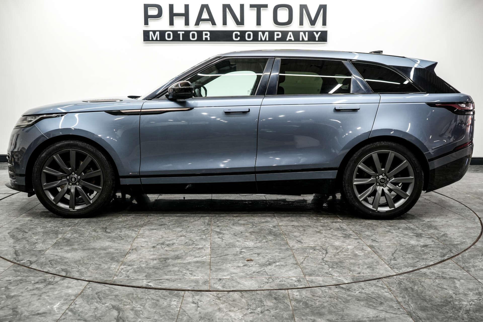Land Rover Range Rover Velar view 3