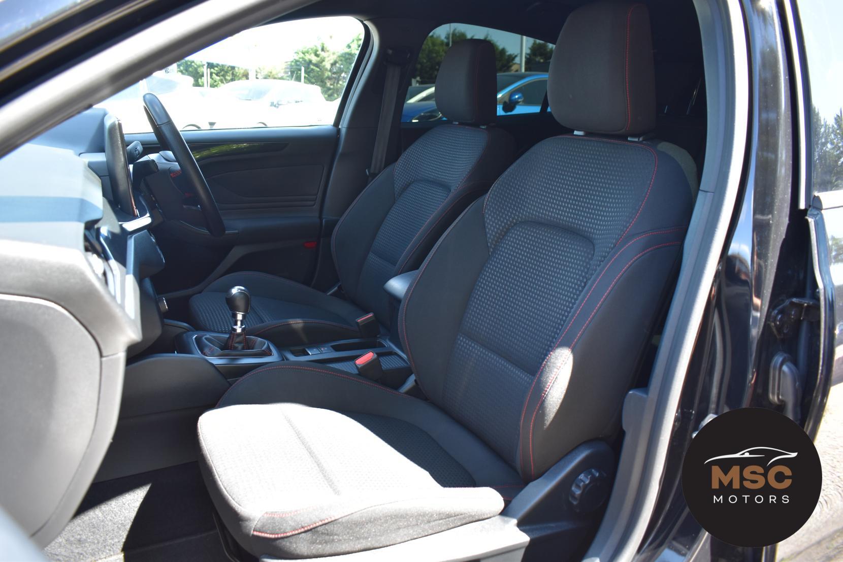 Ford Focus view 39