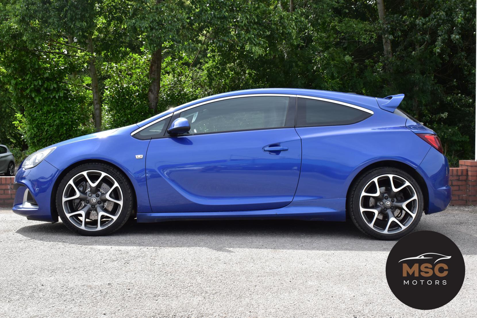 Vauxhall Astra GTC view 11
