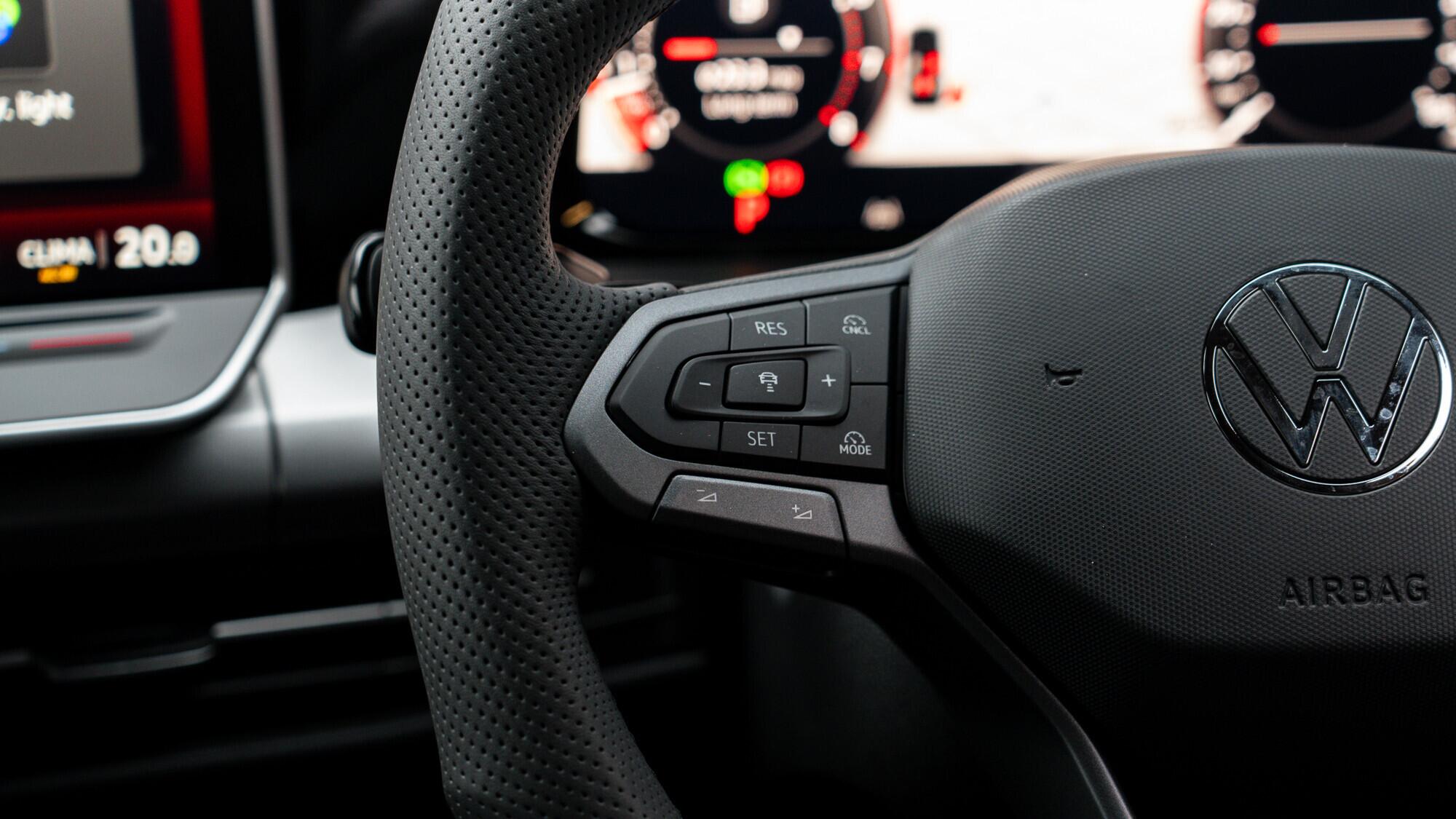 Volkswagen Golf view 28