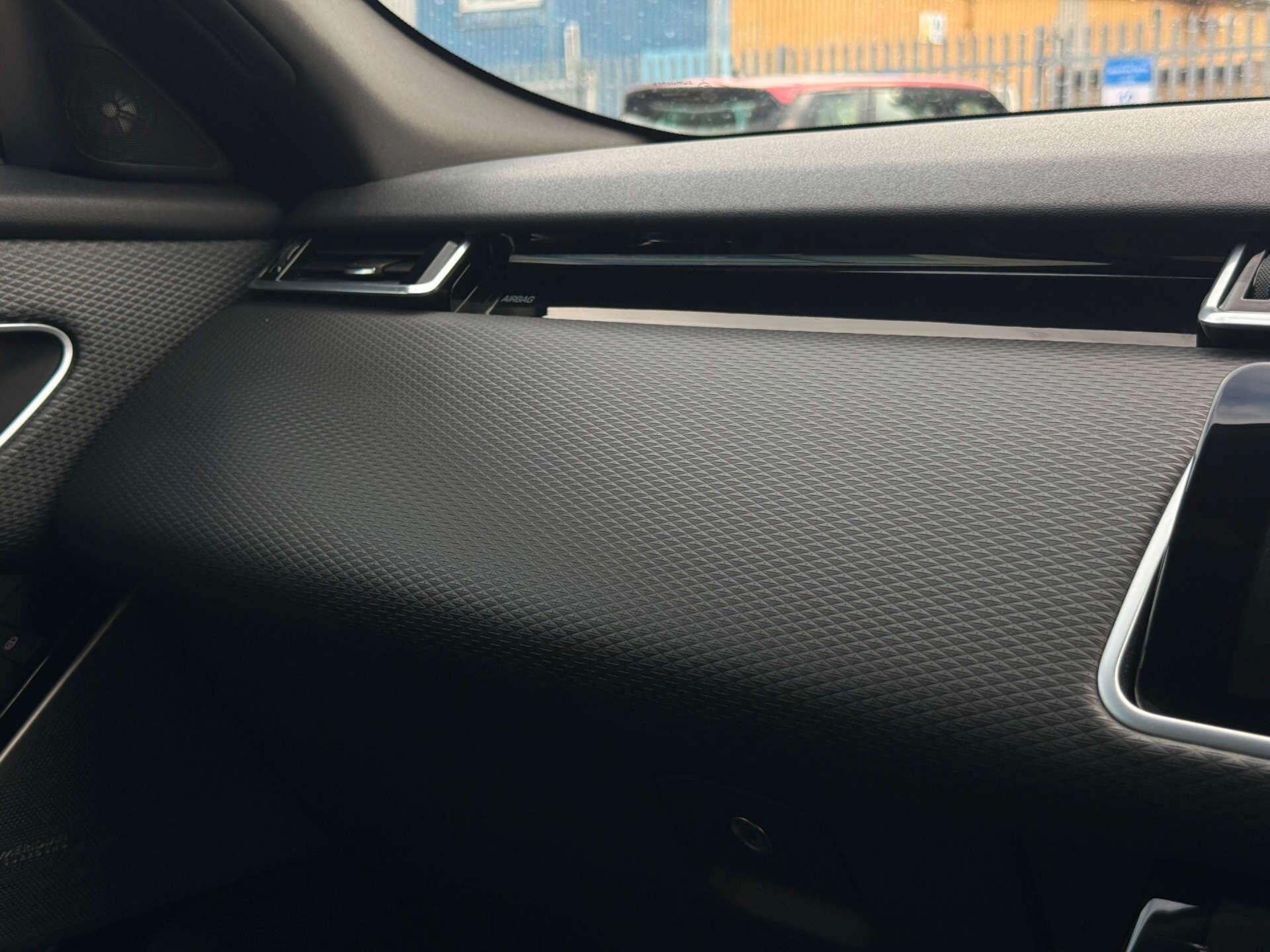 Land Rover Range Rover Velar view 60