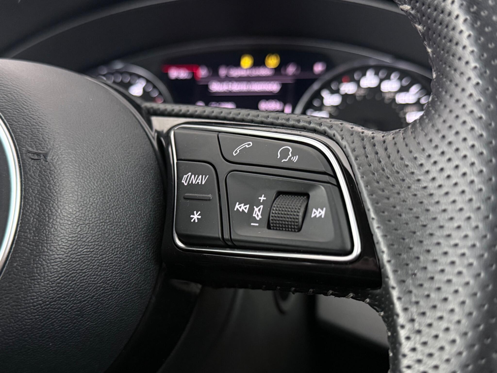 Audi A4 view 13