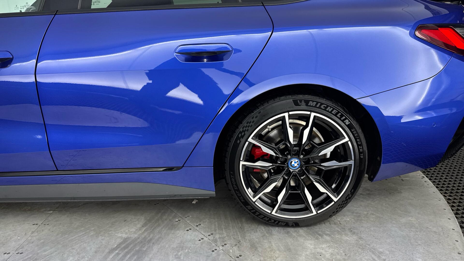 BMW I4 view 25