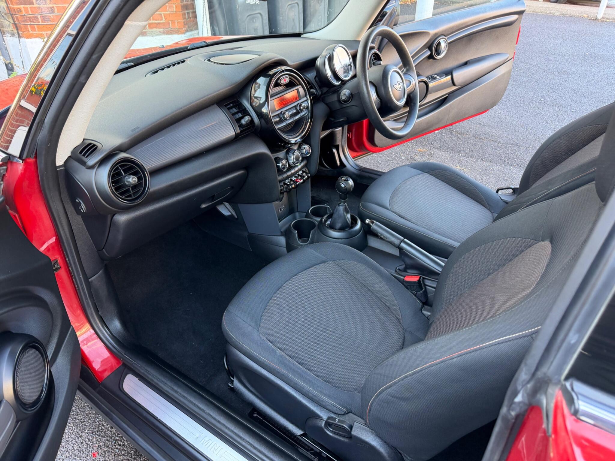Mini Cooper view 7