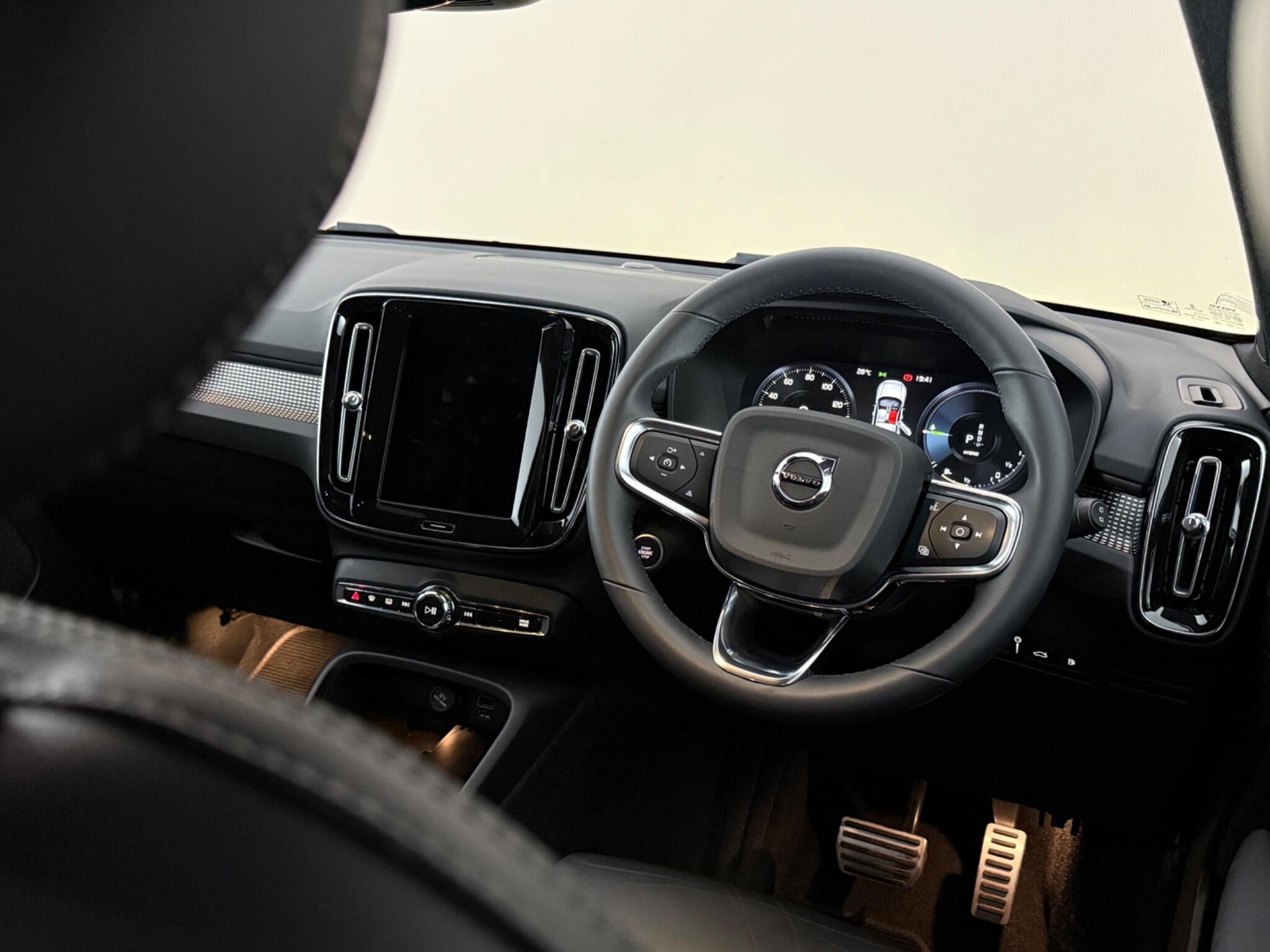 Volvo XC40 view 13