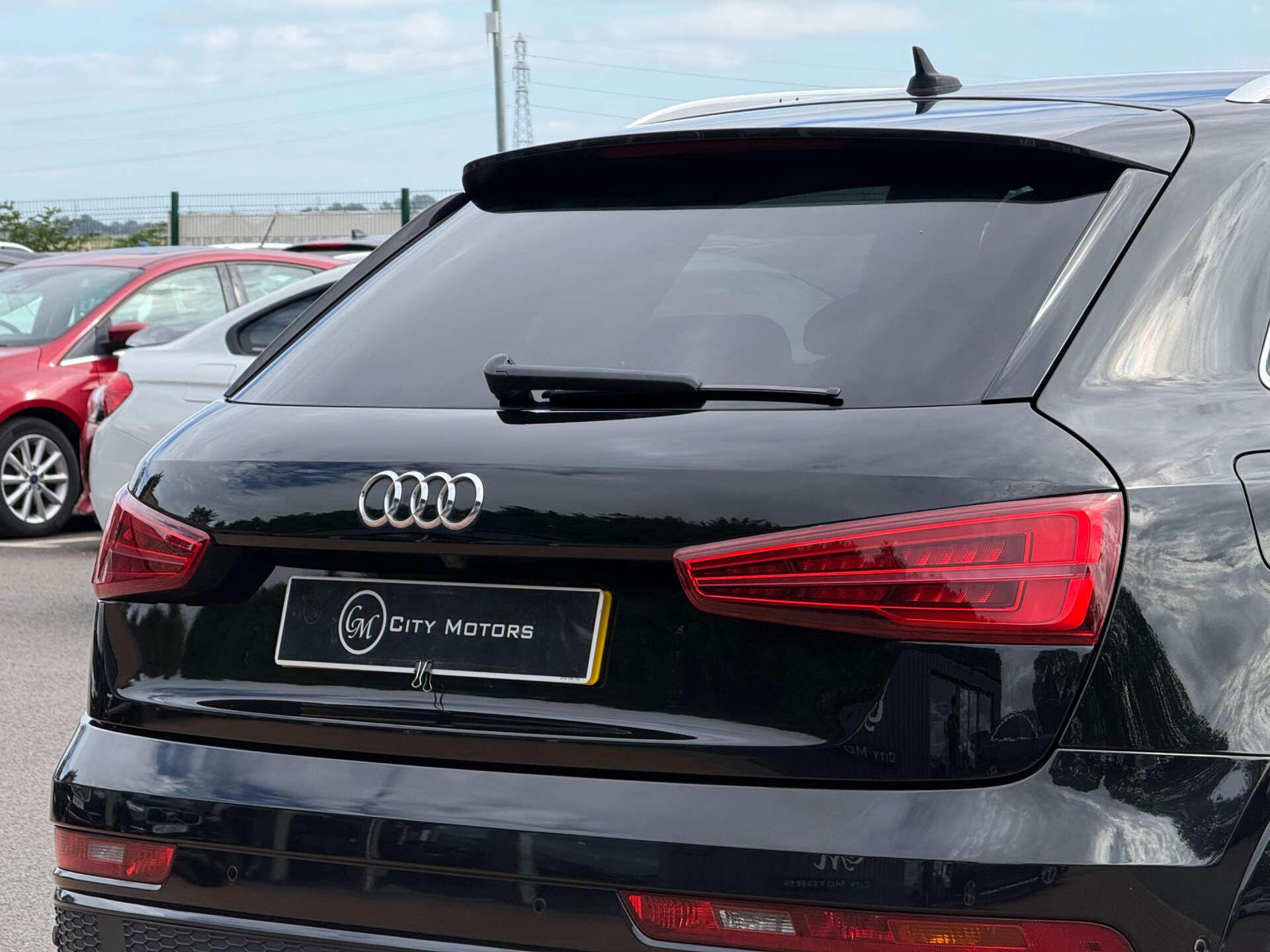 Audi Q3 view 22