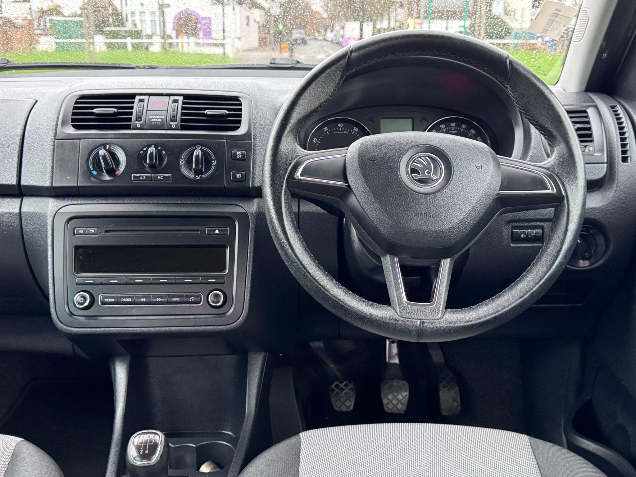 2013 Skoda Fabia image 4