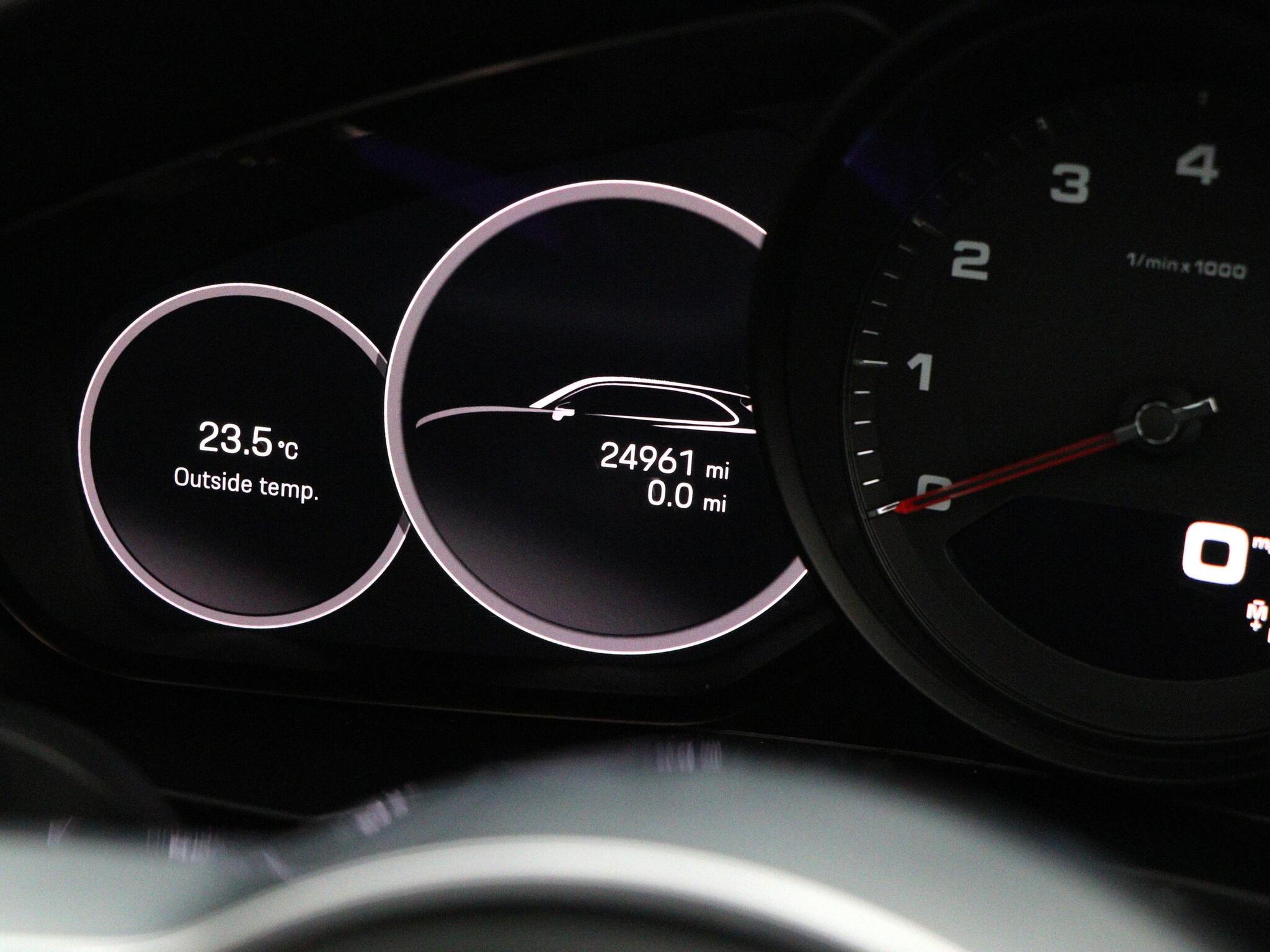 Porsche Cayenne view 44