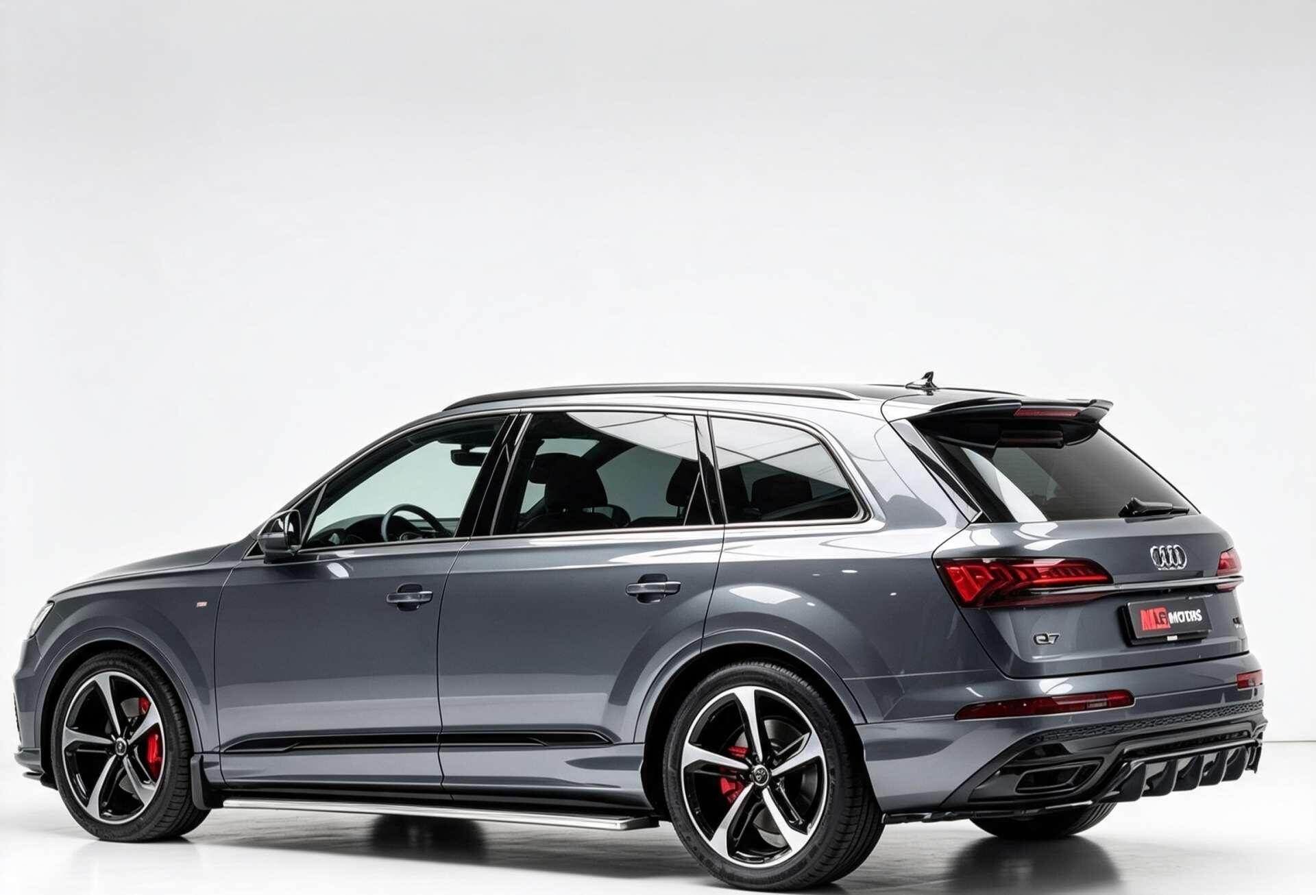 Audi Q7 view 9
