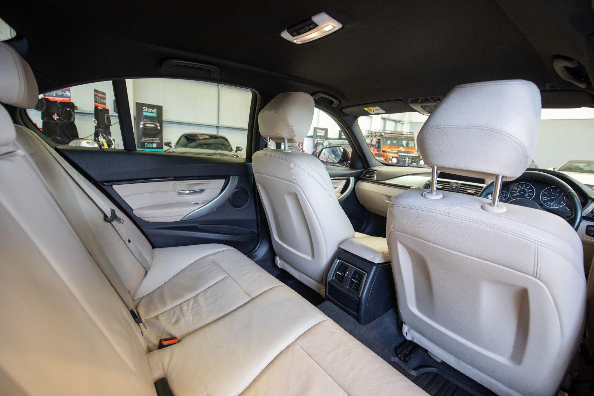 BMW 3 Series view 10
