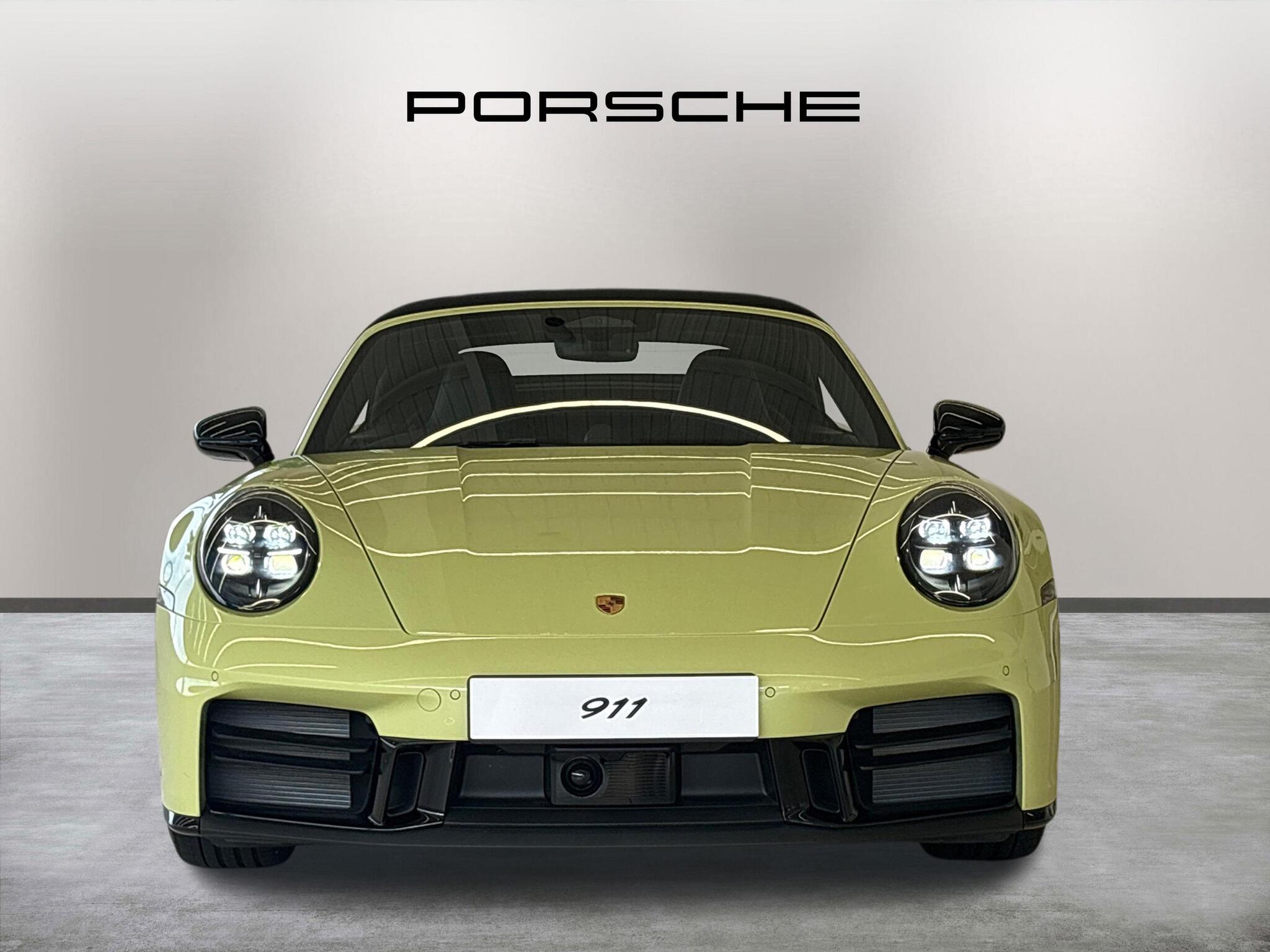 Porsche 911 view 3
