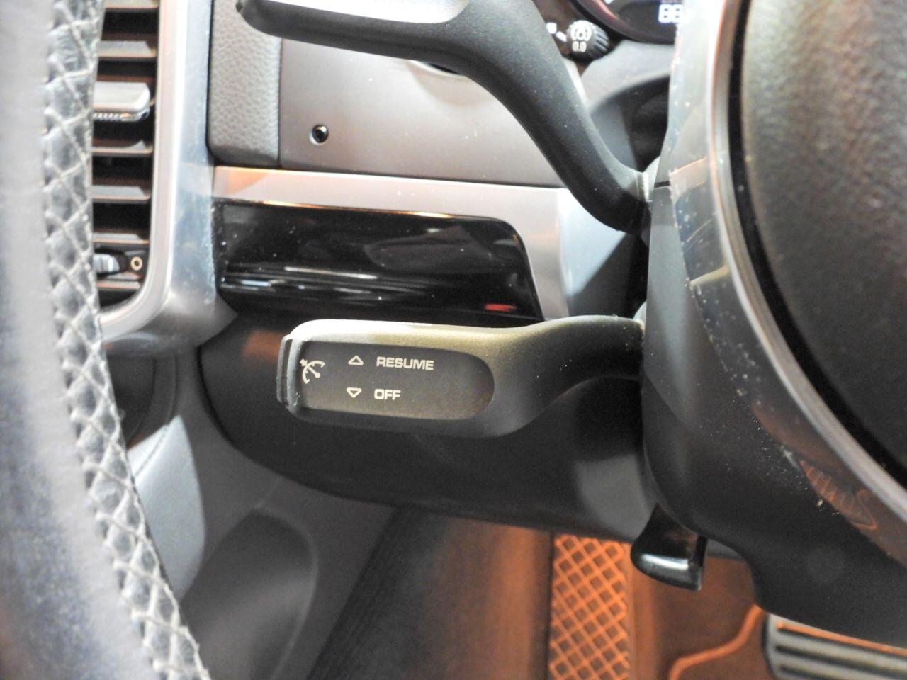 Porsche Cayenne view 38