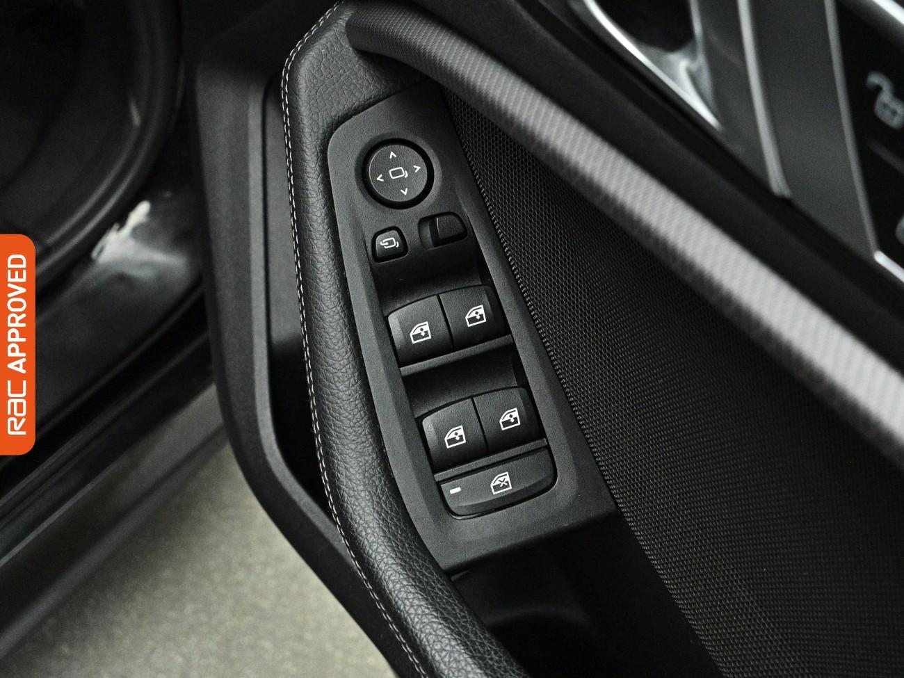 BMW 1 Series view 23