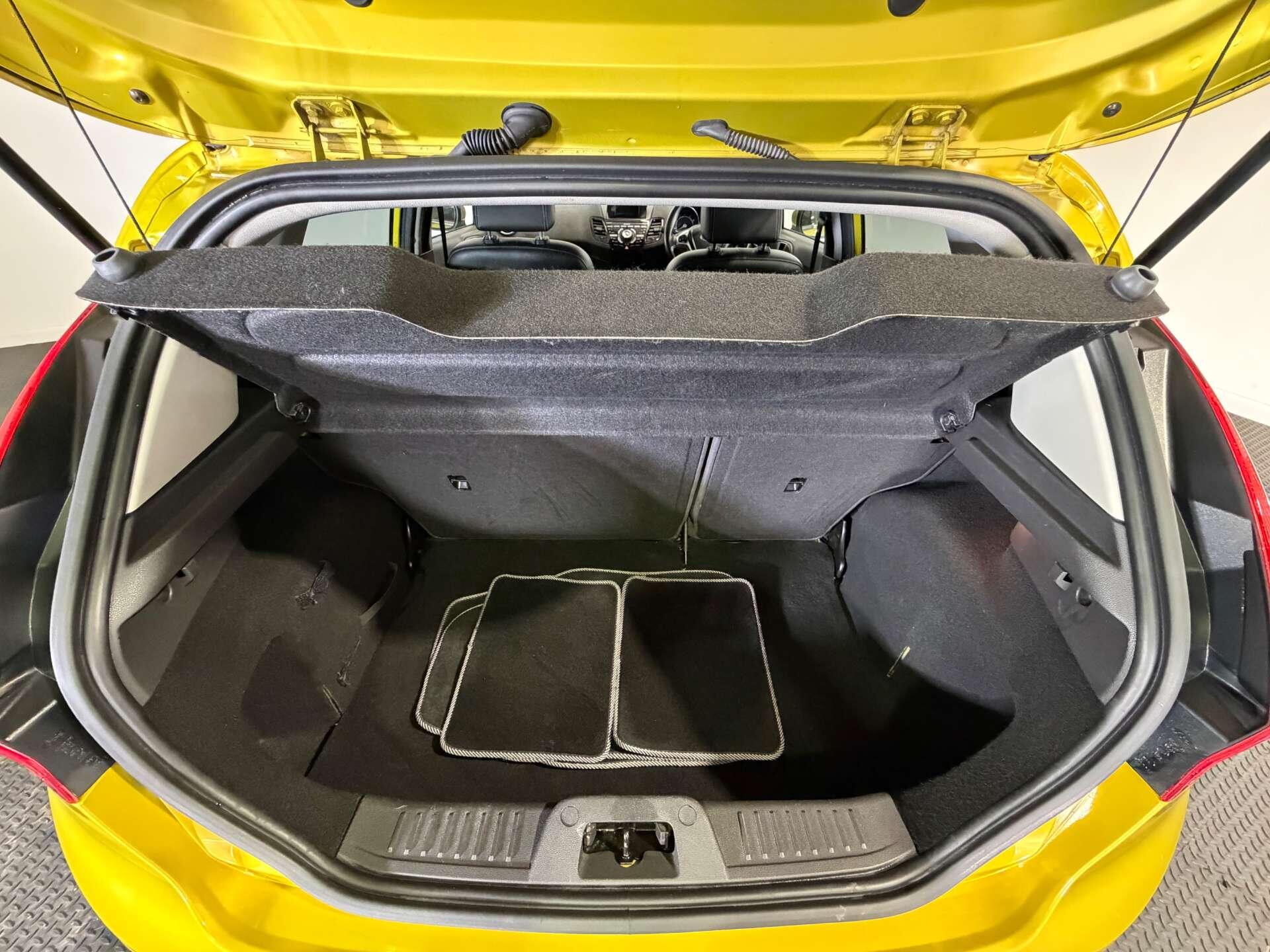 Ford Fiesta view 12
