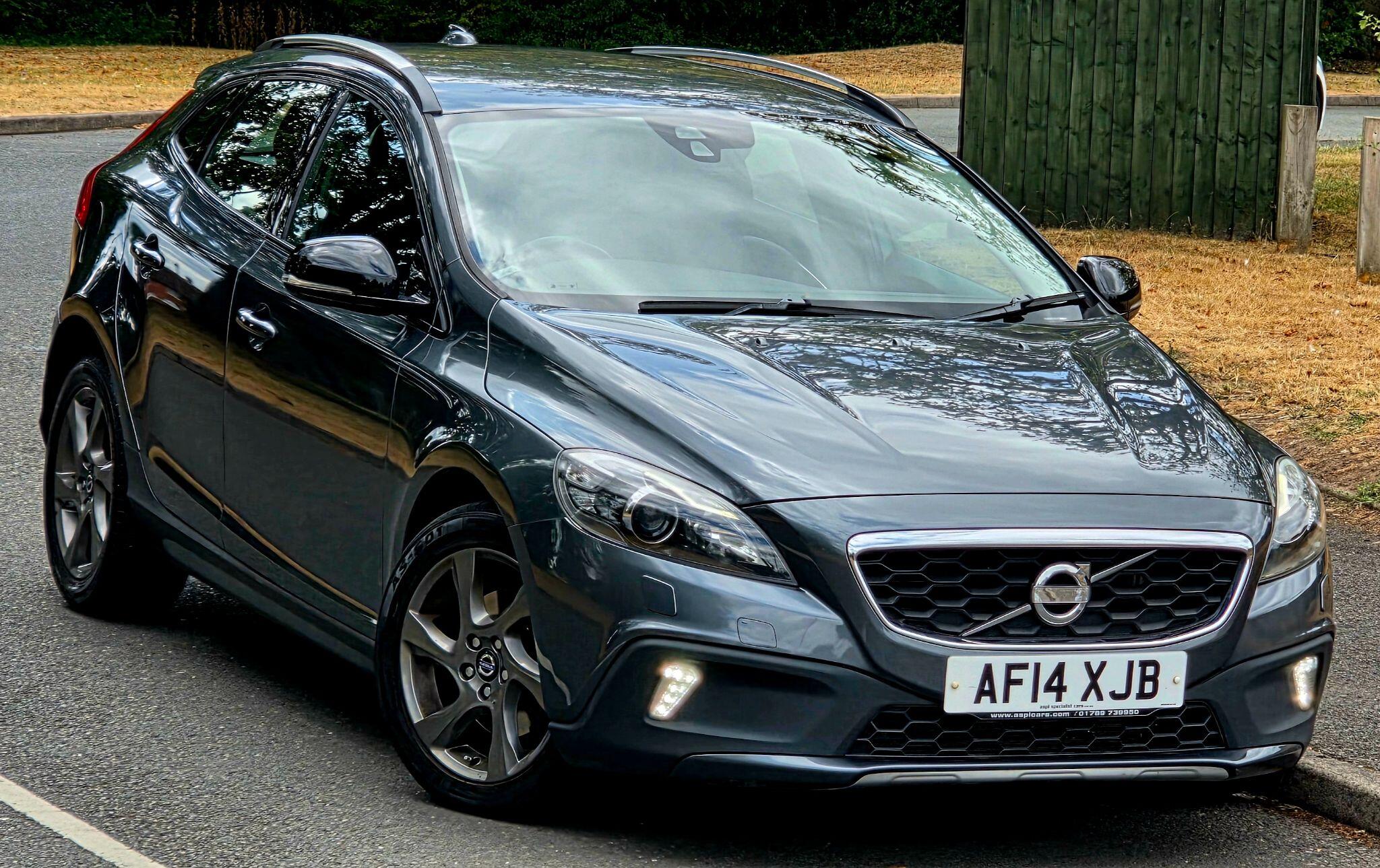 Volvo V40 Cross Country view 7