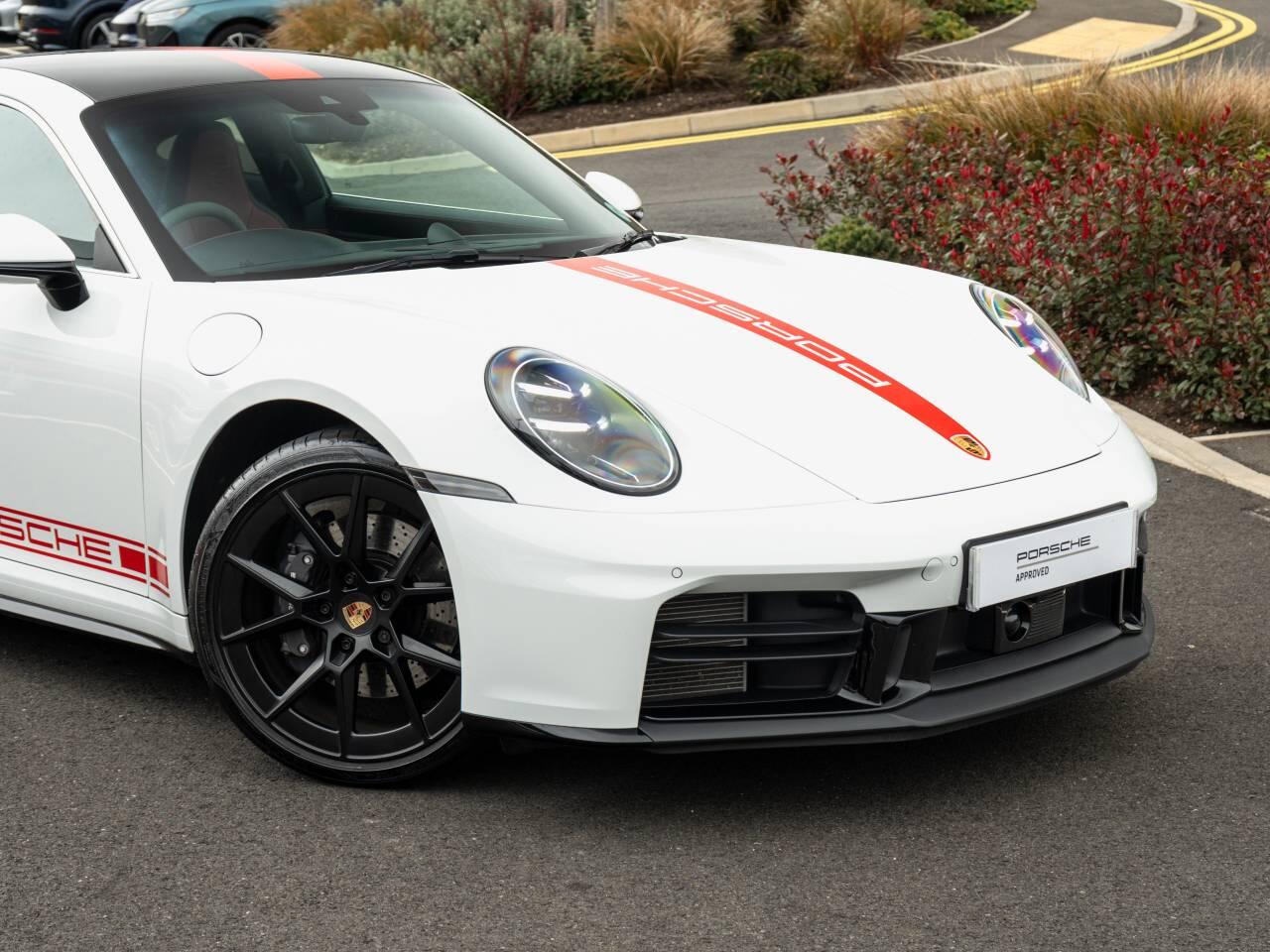 Porsche 911 view 9