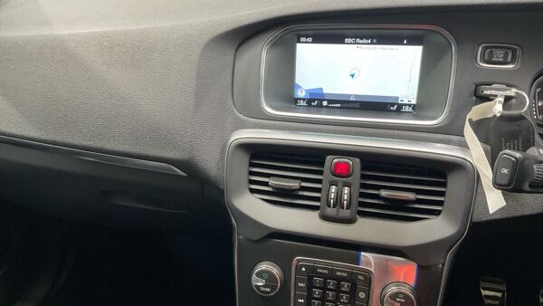 Volvo V40 view 9