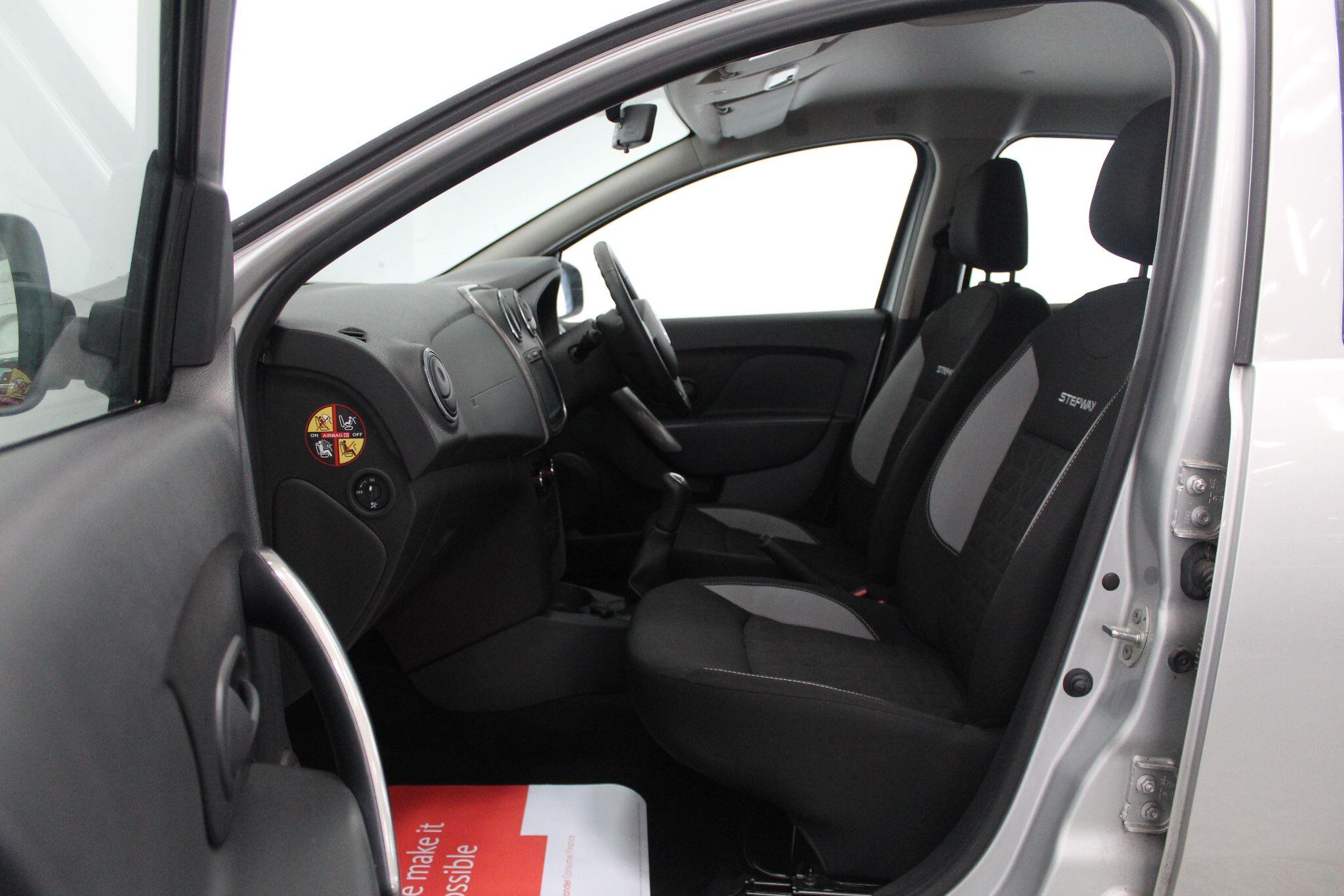 Dacia Sandero view 49