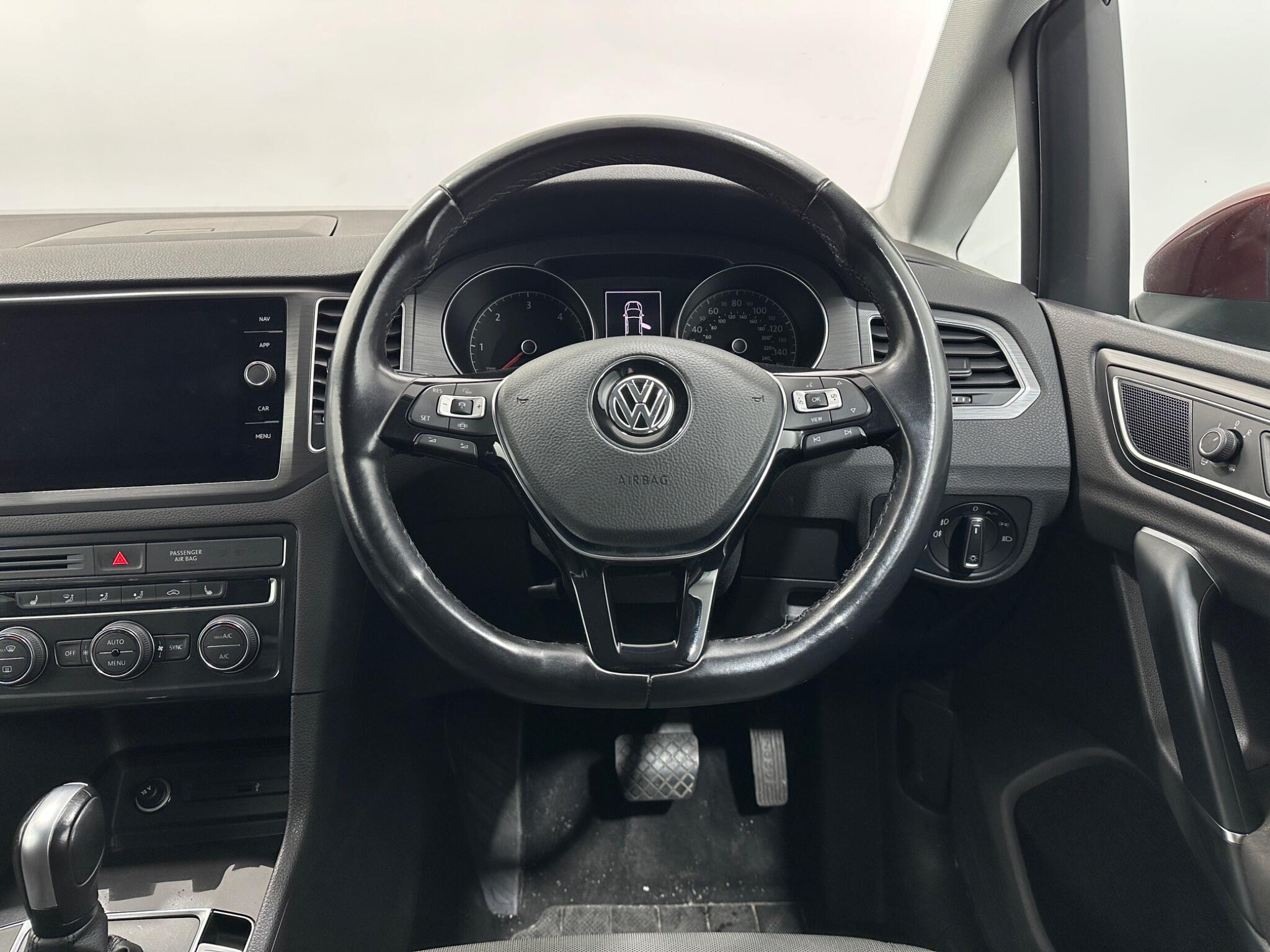 Volkswagen Golf Sportsvan view 13