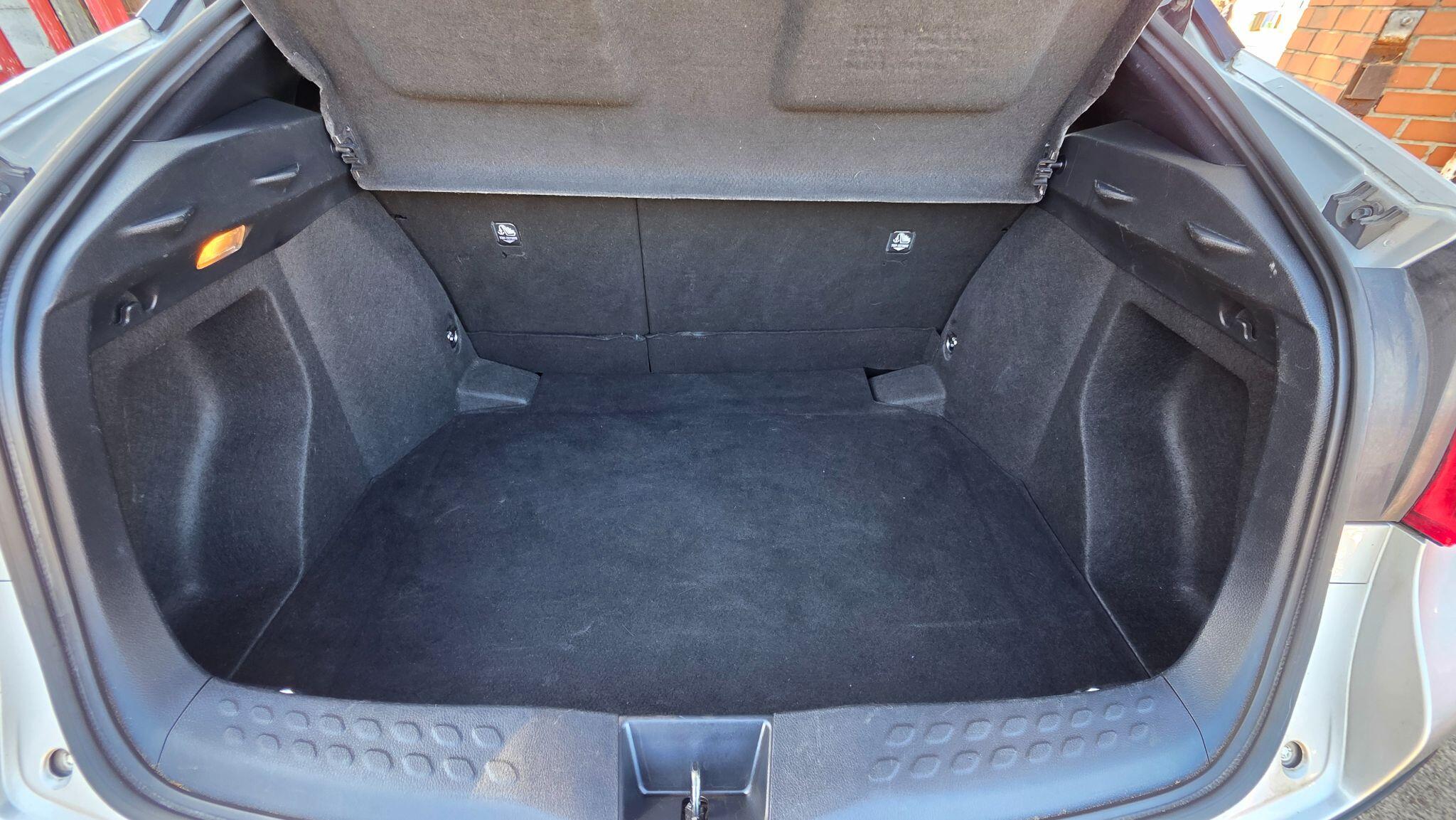 Toyota C-HR view 40