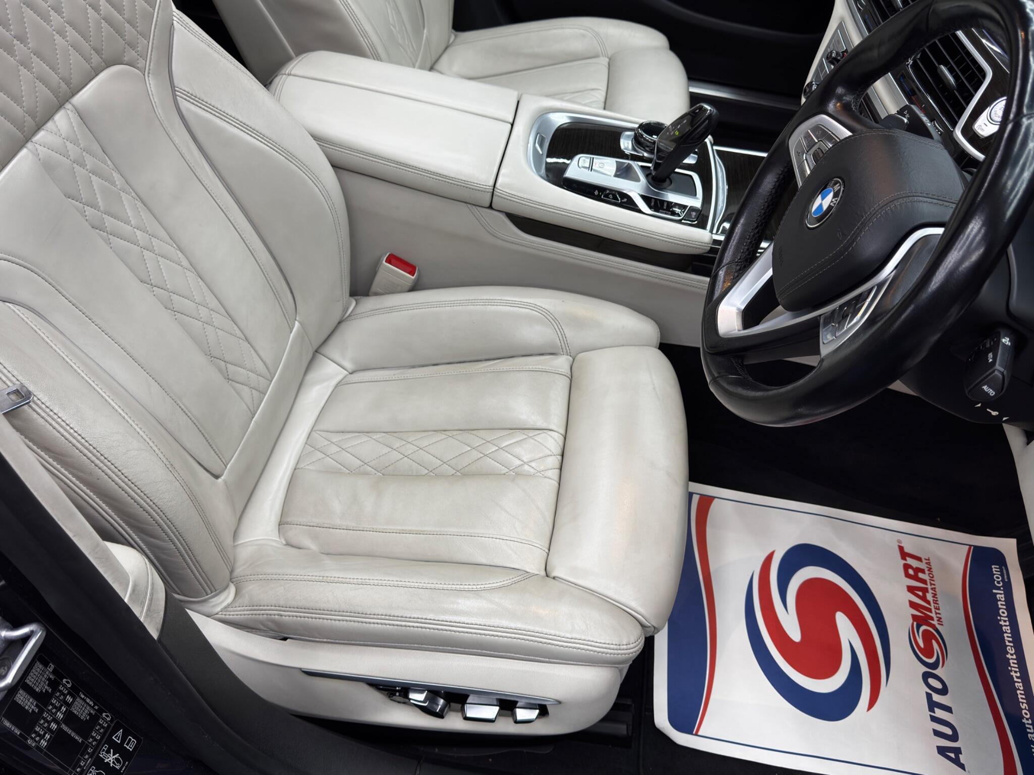 BMW 7 Series view 13