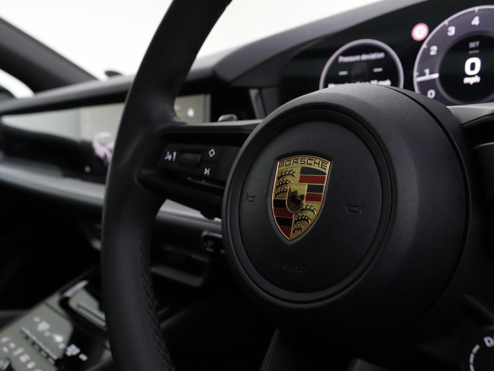 Porsche Cayenne view 29