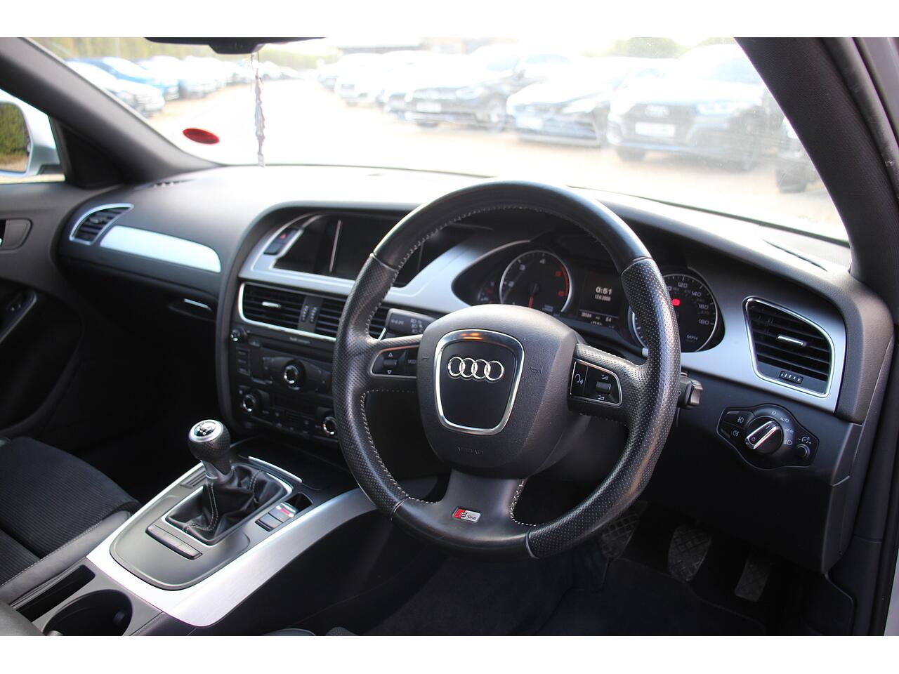 Audi A4 view 12