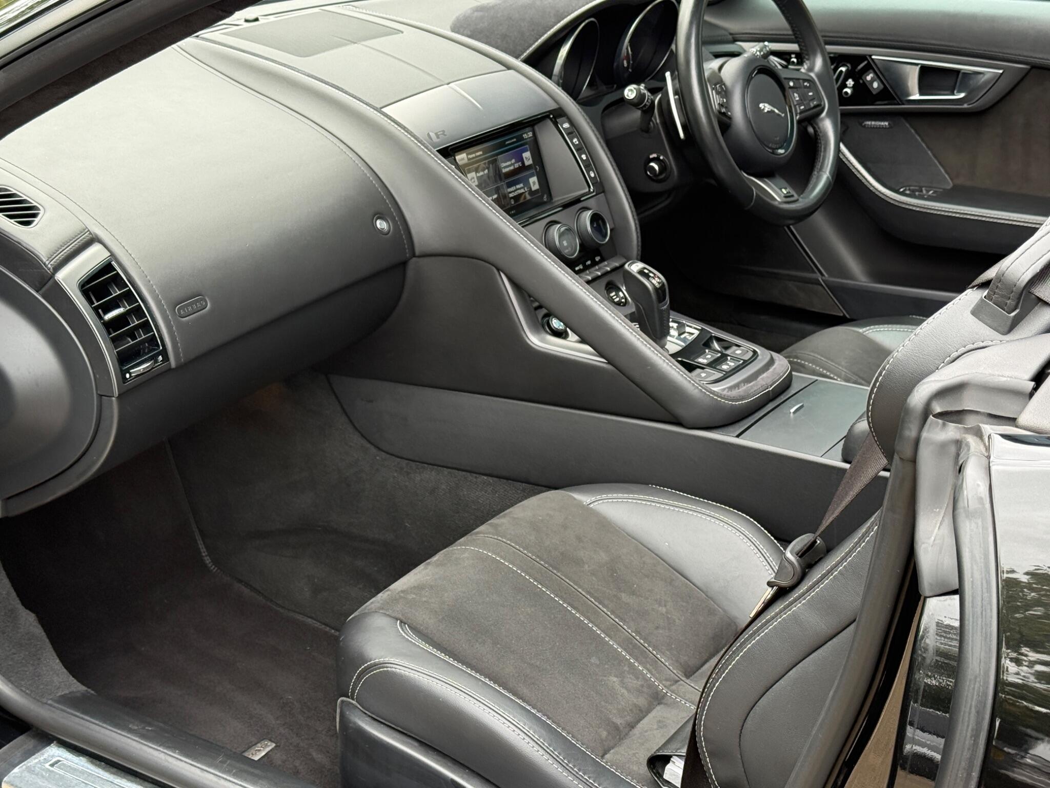 Jaguar F-Type view 40